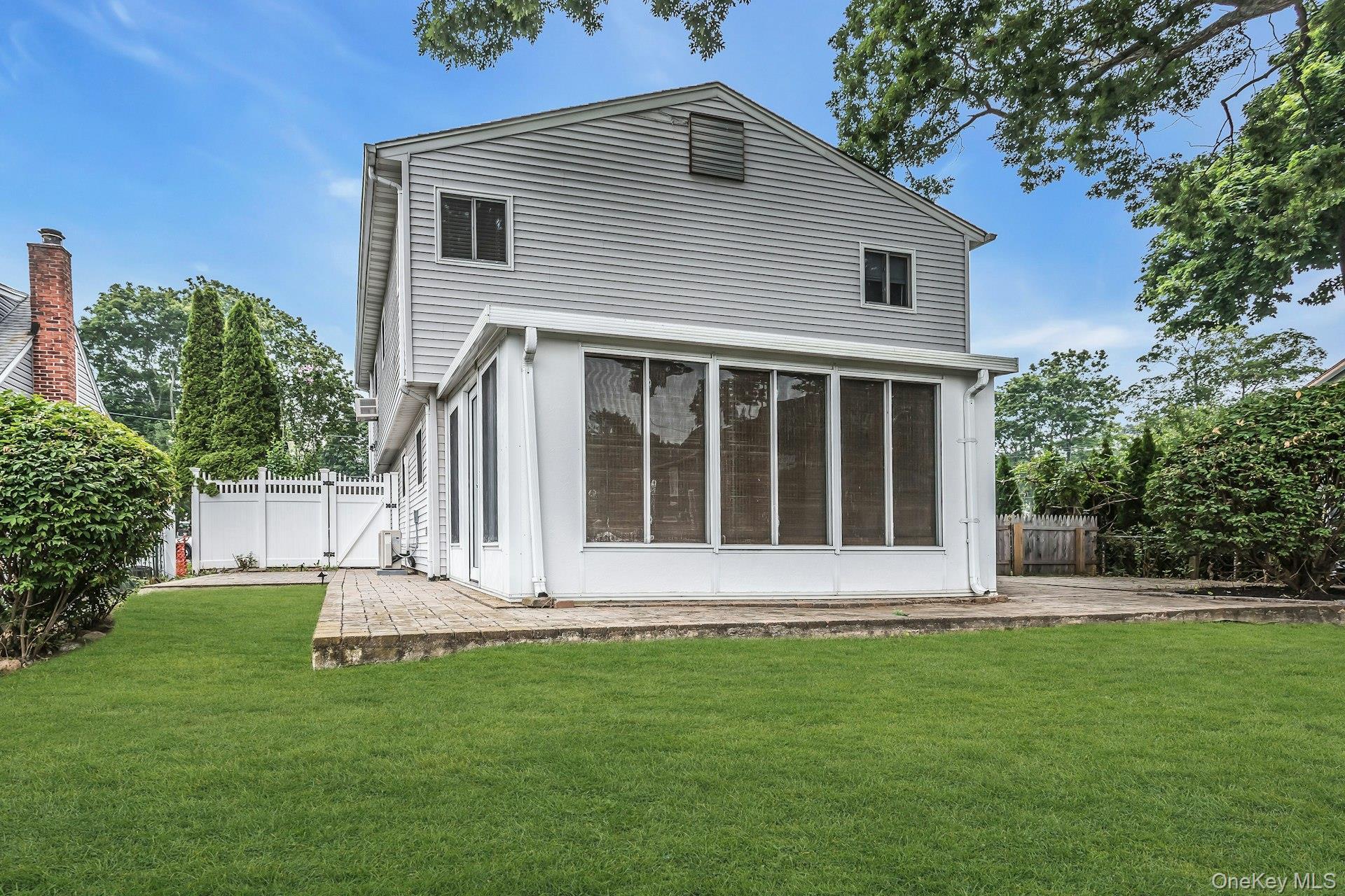 Single Family Willett Avenue  Suffolk County, NY 11782, MLS-1028363-25
