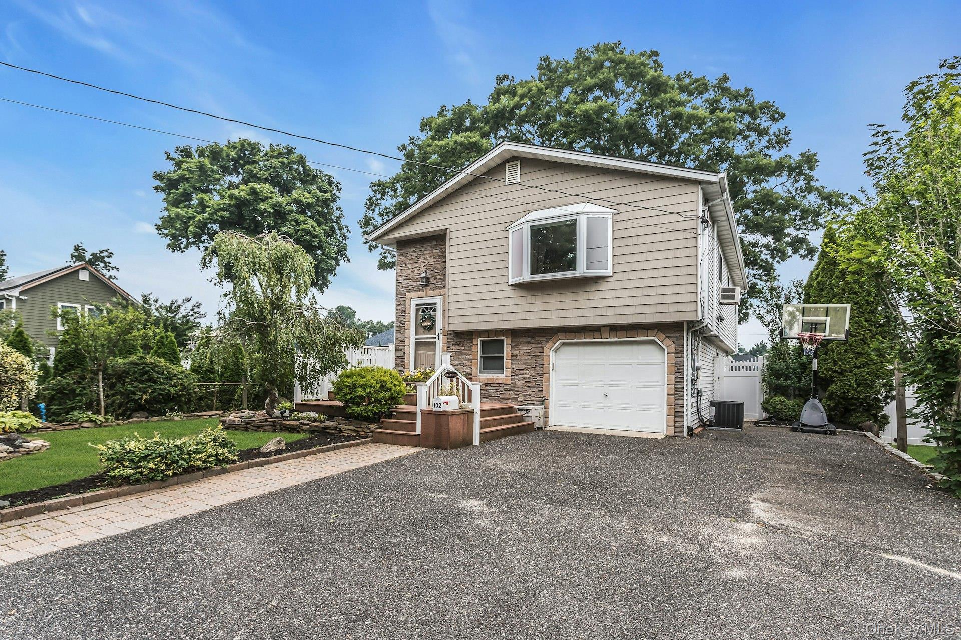 Single Family Willett Avenue  Suffolk County, NY 11782, MLS-1028363-29