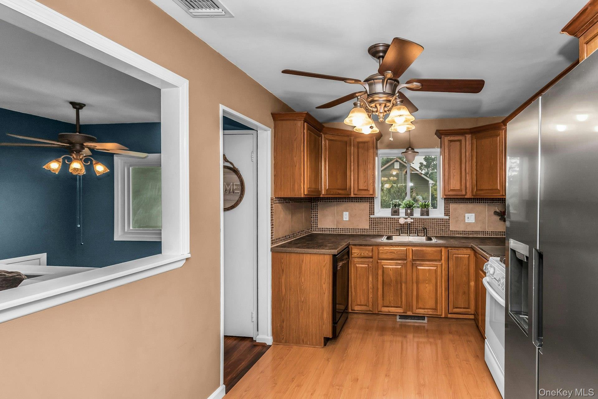Single Family Willett Avenue  Suffolk County, NY 11782, MLS-1028363-3