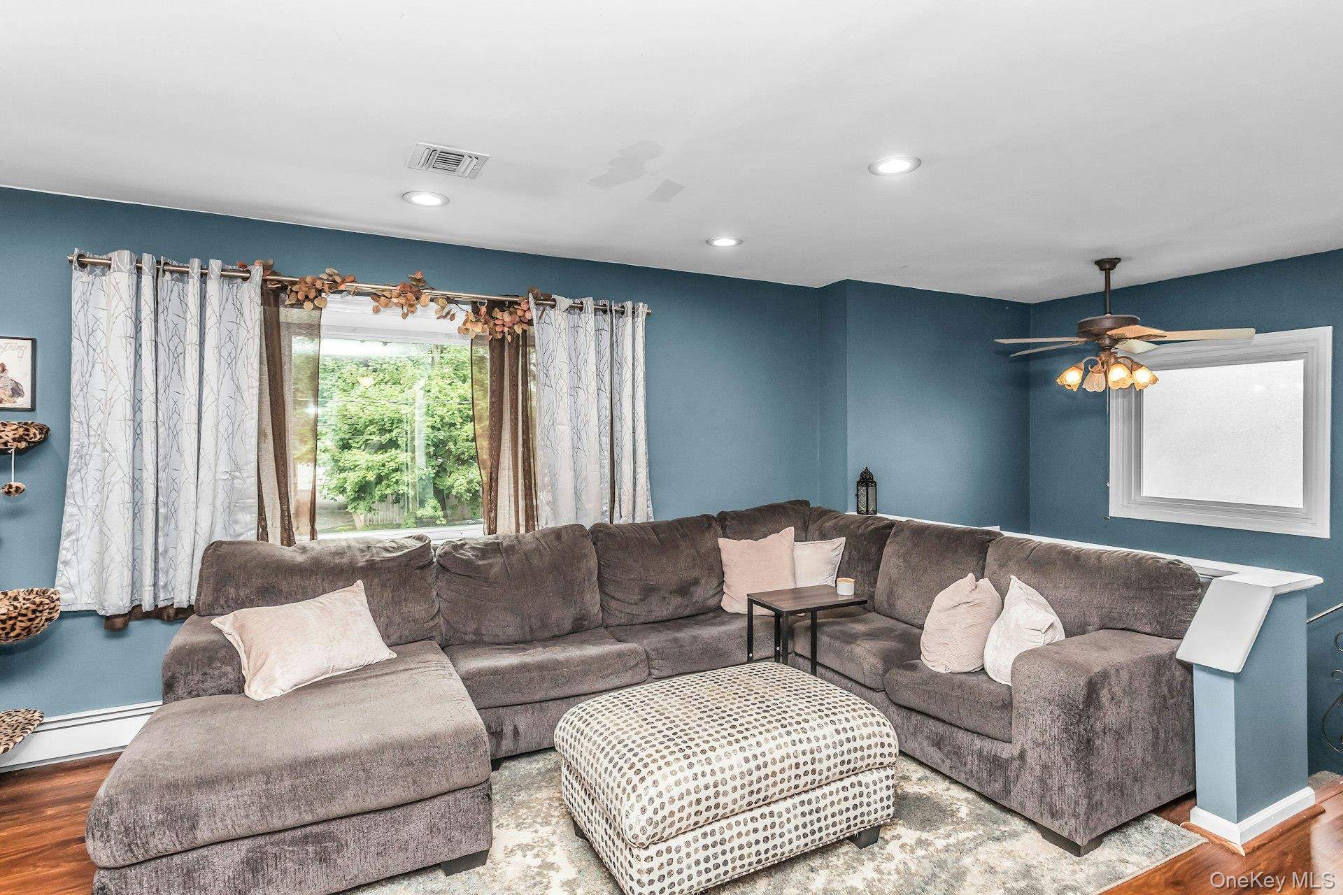 Single Family Willett Avenue  Suffolk County, NY 11782, MLS-1028363-8