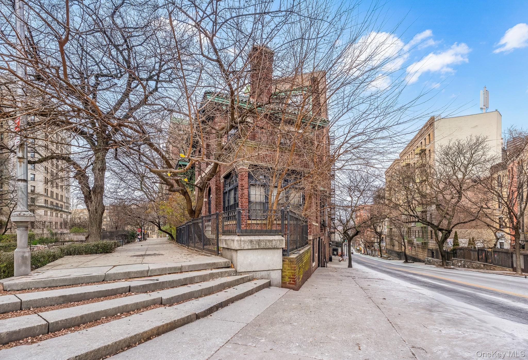 Single Family Riverside Drive Manhattan, NY 10032, MLS-1028406-4