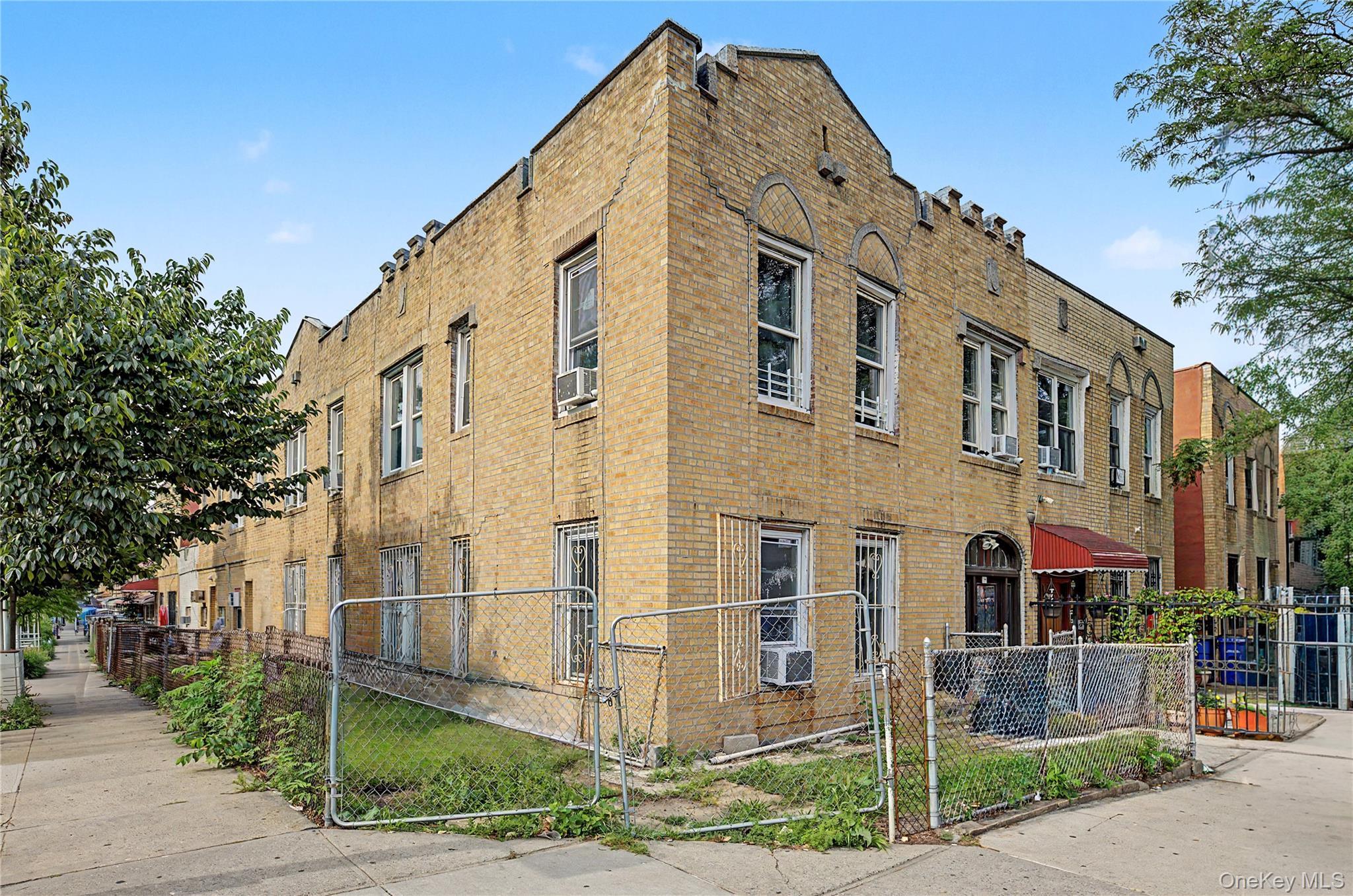 Single Family E 172nd Street  Bronx, NY 10472, MLS-1028415-2
