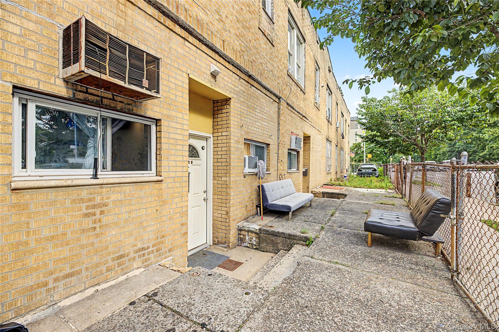Single Family E 172nd Street  Bronx, NY 10472, MLS-1028415-20