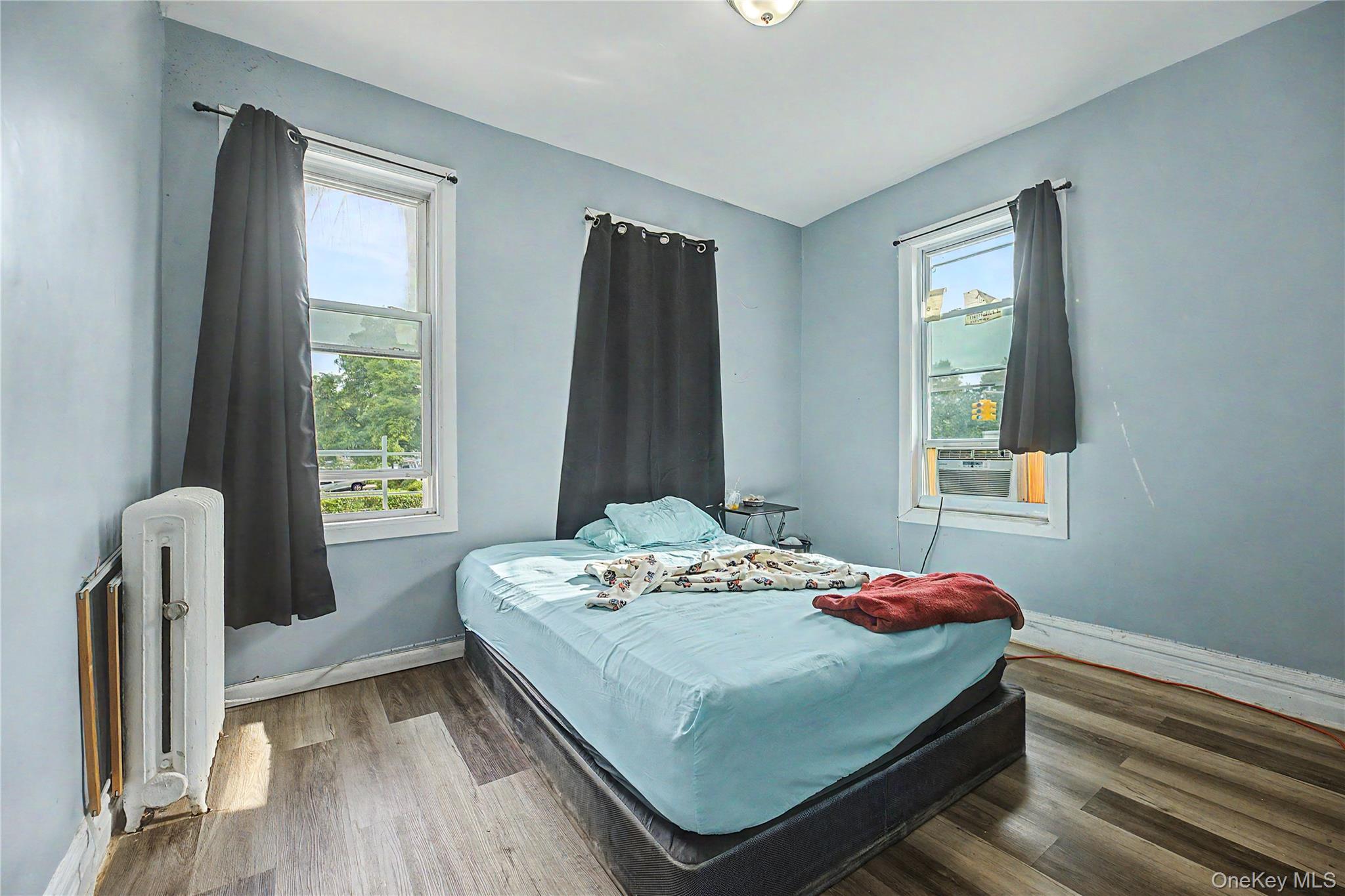 Single Family E 172nd Street  Bronx, NY 10472, MLS-1028415-21