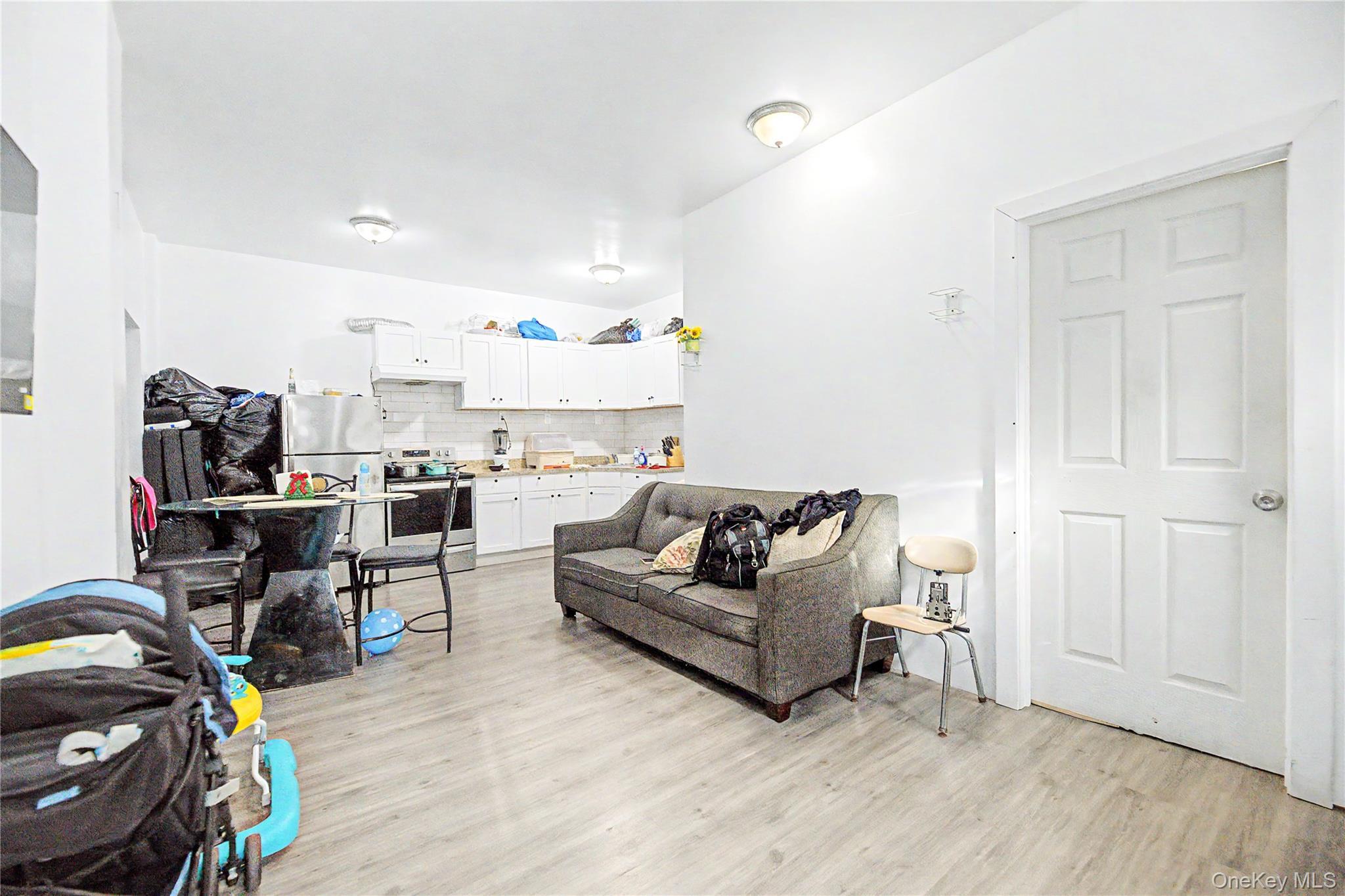 Single Family E 172nd Street  Bronx, NY 10472, MLS-1028415-23