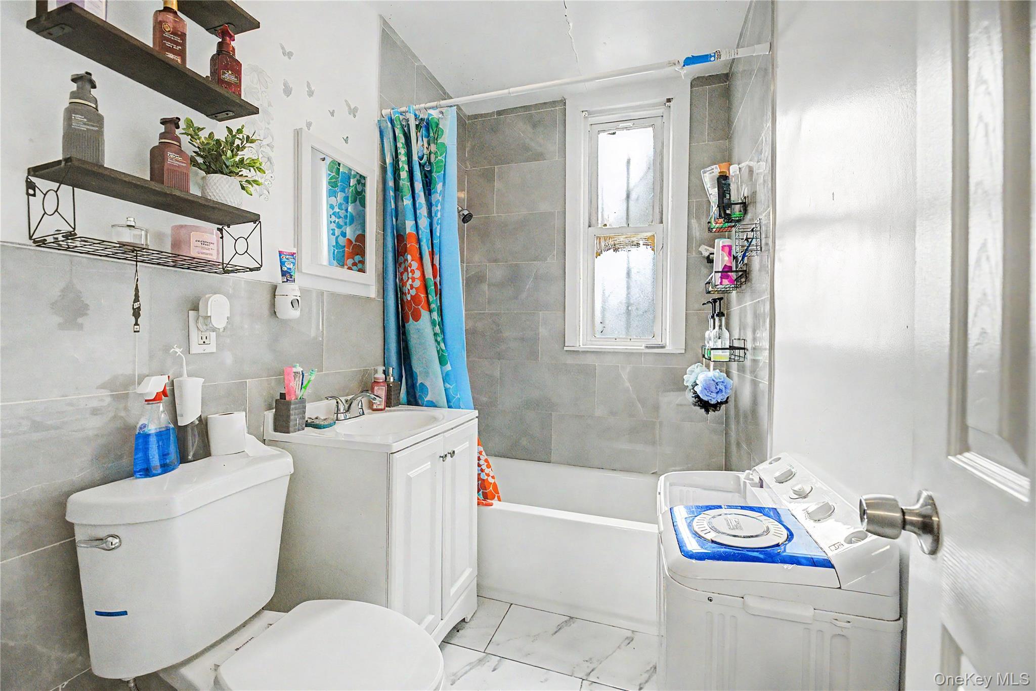 Single Family E 172nd Street  Bronx, NY 10472, MLS-1028415-24