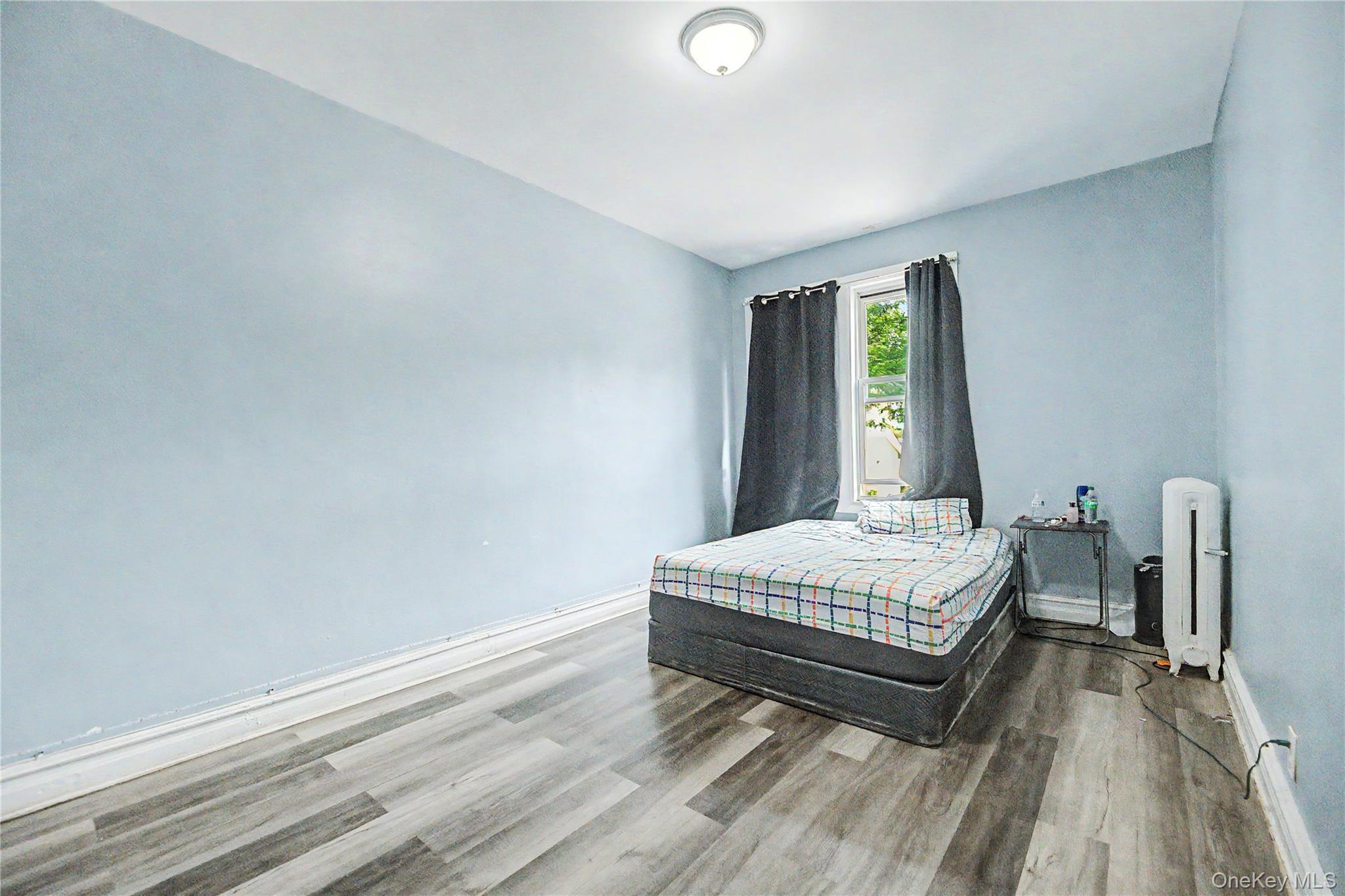 Single Family E 172nd Street  Bronx, NY 10472, MLS-1028415-25