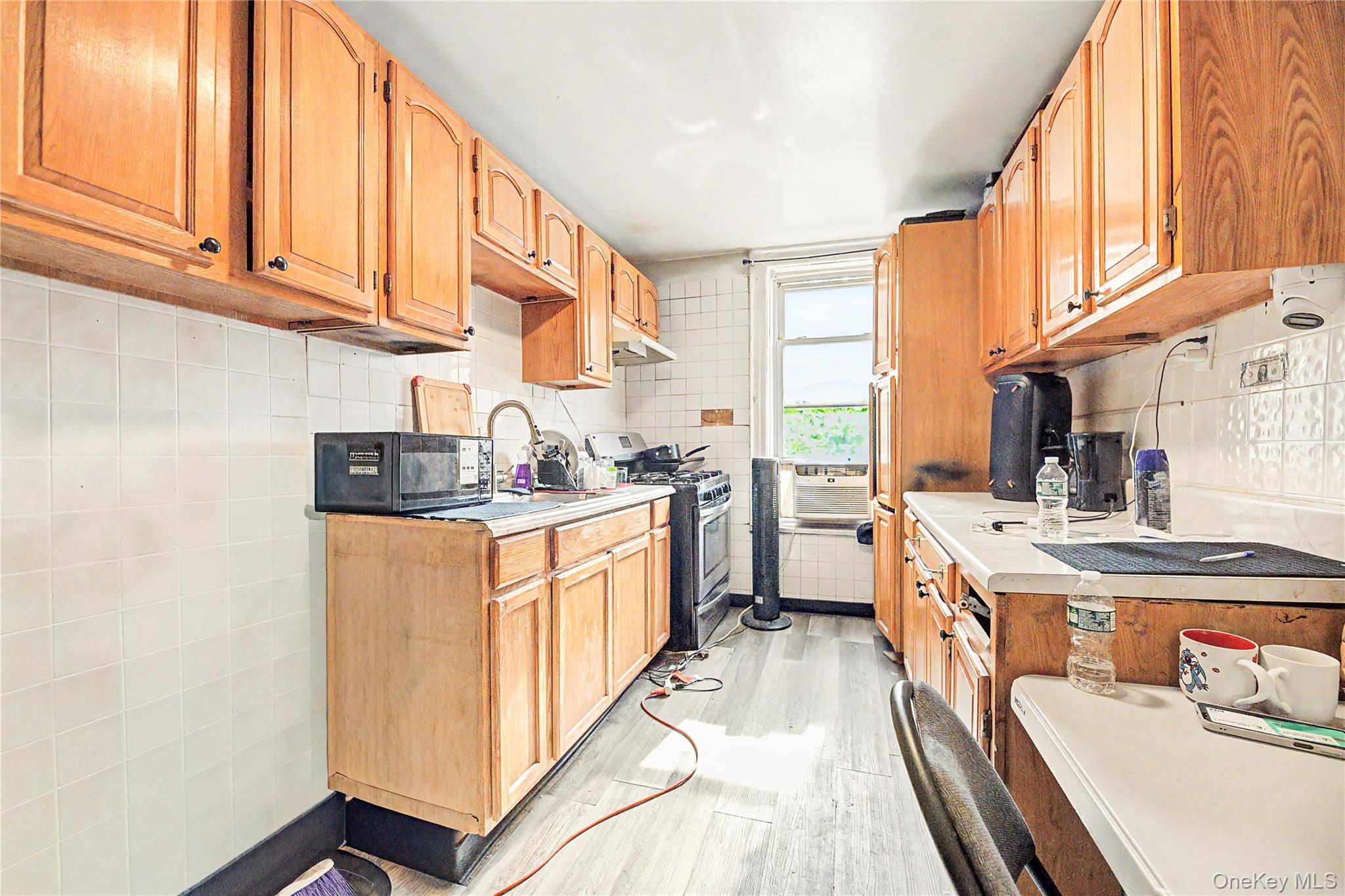 Single Family E 172nd Street  Bronx, NY 10472, MLS-1028415-26