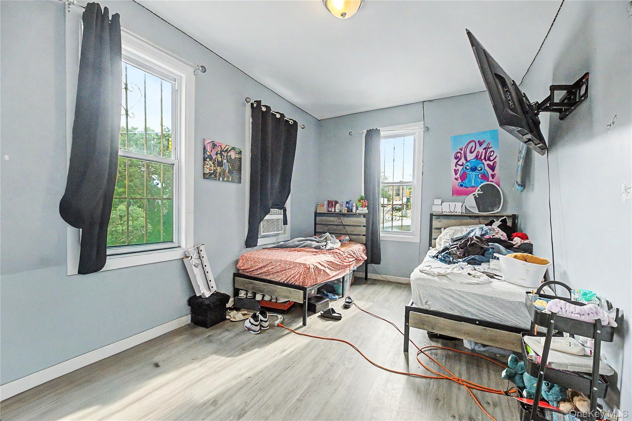 Single Family E 172nd Street  Bronx, NY 10472, MLS-1028415-27