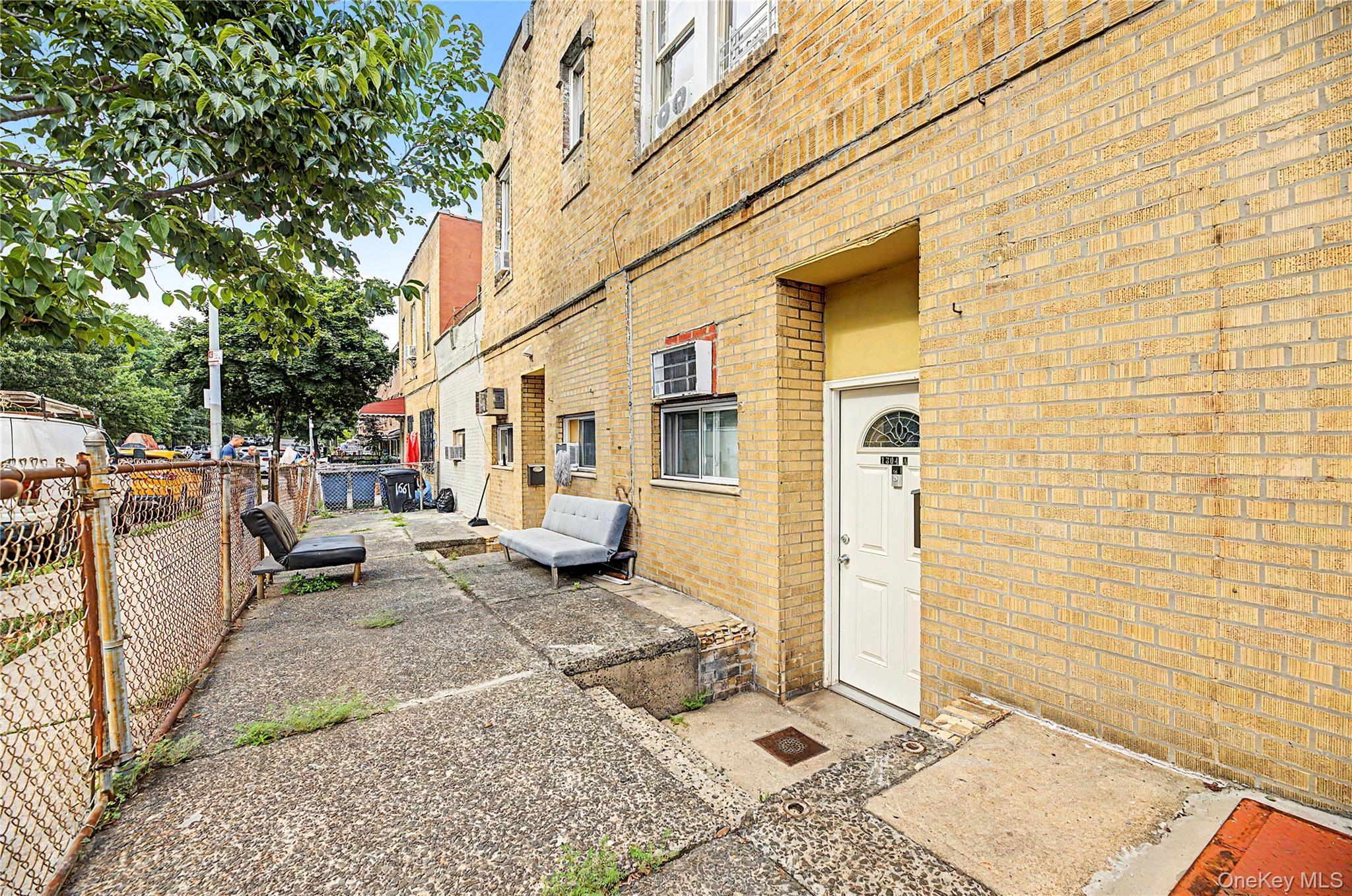 Single Family E 172nd Street  Bronx, NY 10472, MLS-1028415-3