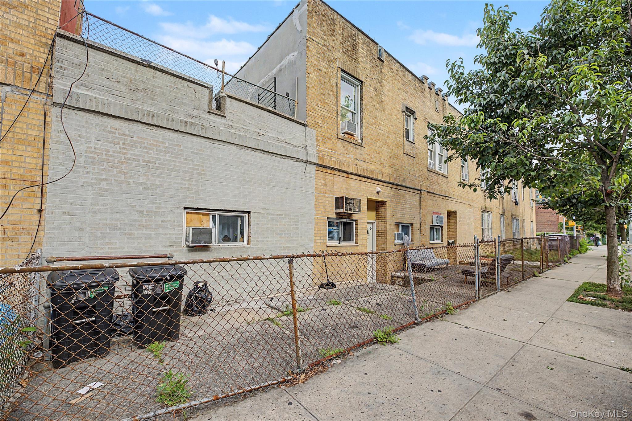 Single Family E 172nd Street  Bronx, NY 10472, MLS-1028415-40