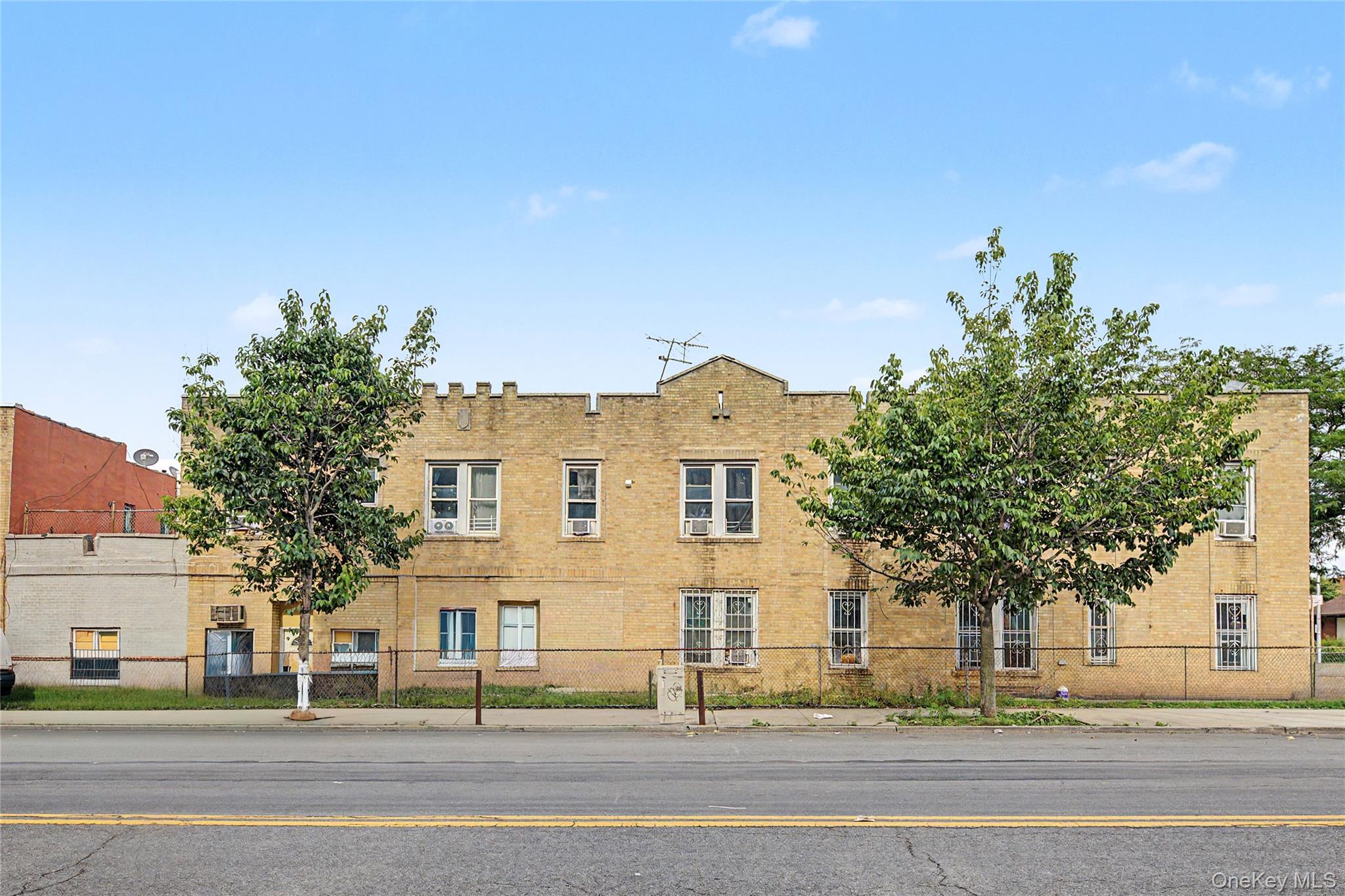 Single Family E 172nd Street  Bronx, NY 10472, MLS-1028415-5