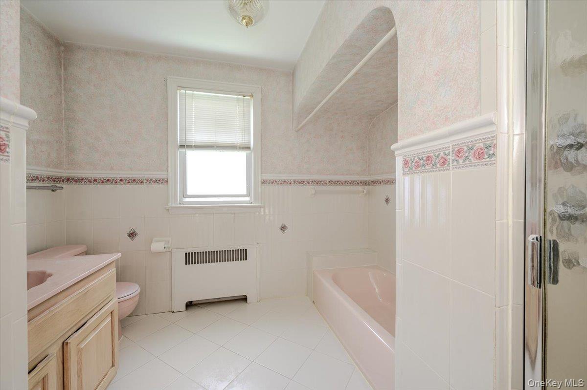 Single Family Hering Avenue Bronx, NY 10461, MLS-1028424-16