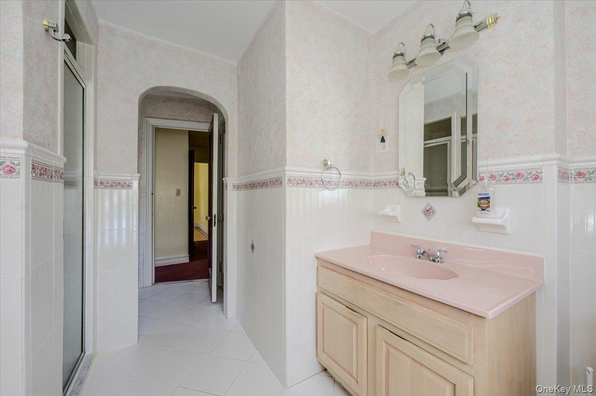 Single Family Hering Avenue Bronx, NY 10461, MLS-1028424-17