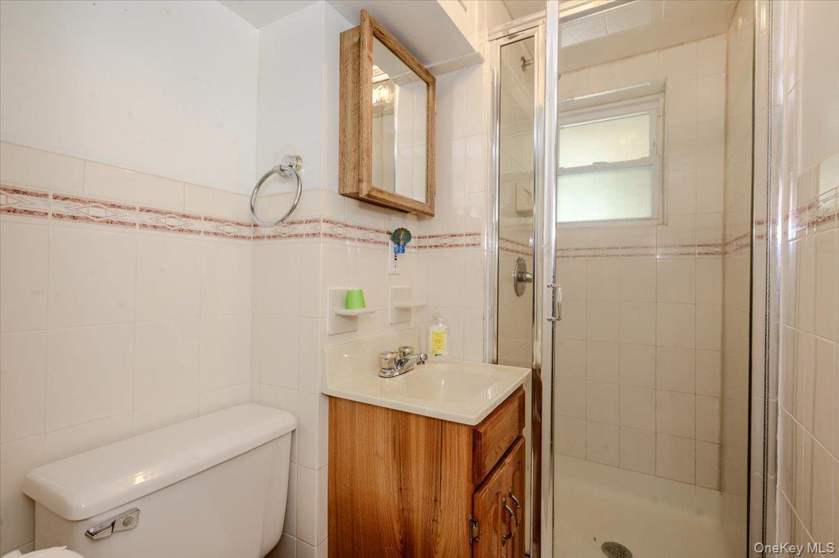 Single Family Hering Avenue Bronx, NY 10461, MLS-1028424-19