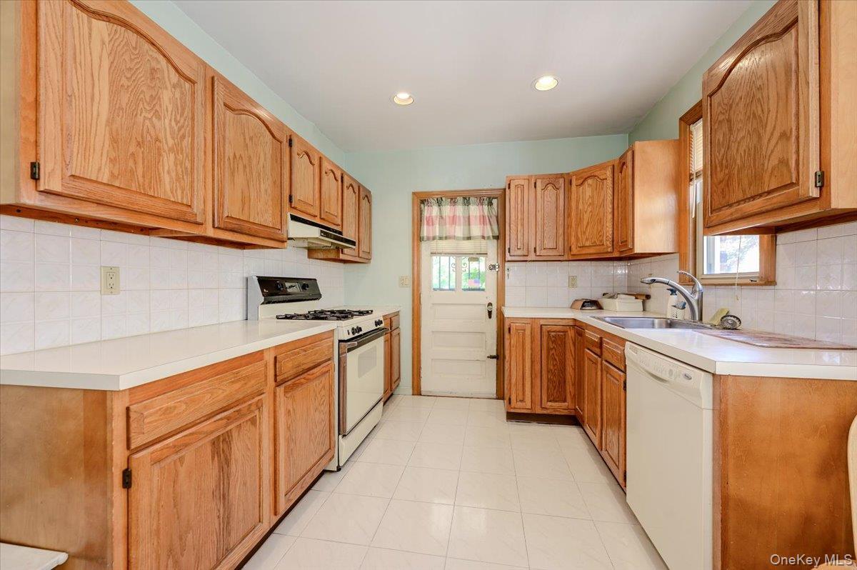Single Family Hering Avenue Bronx, NY 10461, MLS-1028424-9