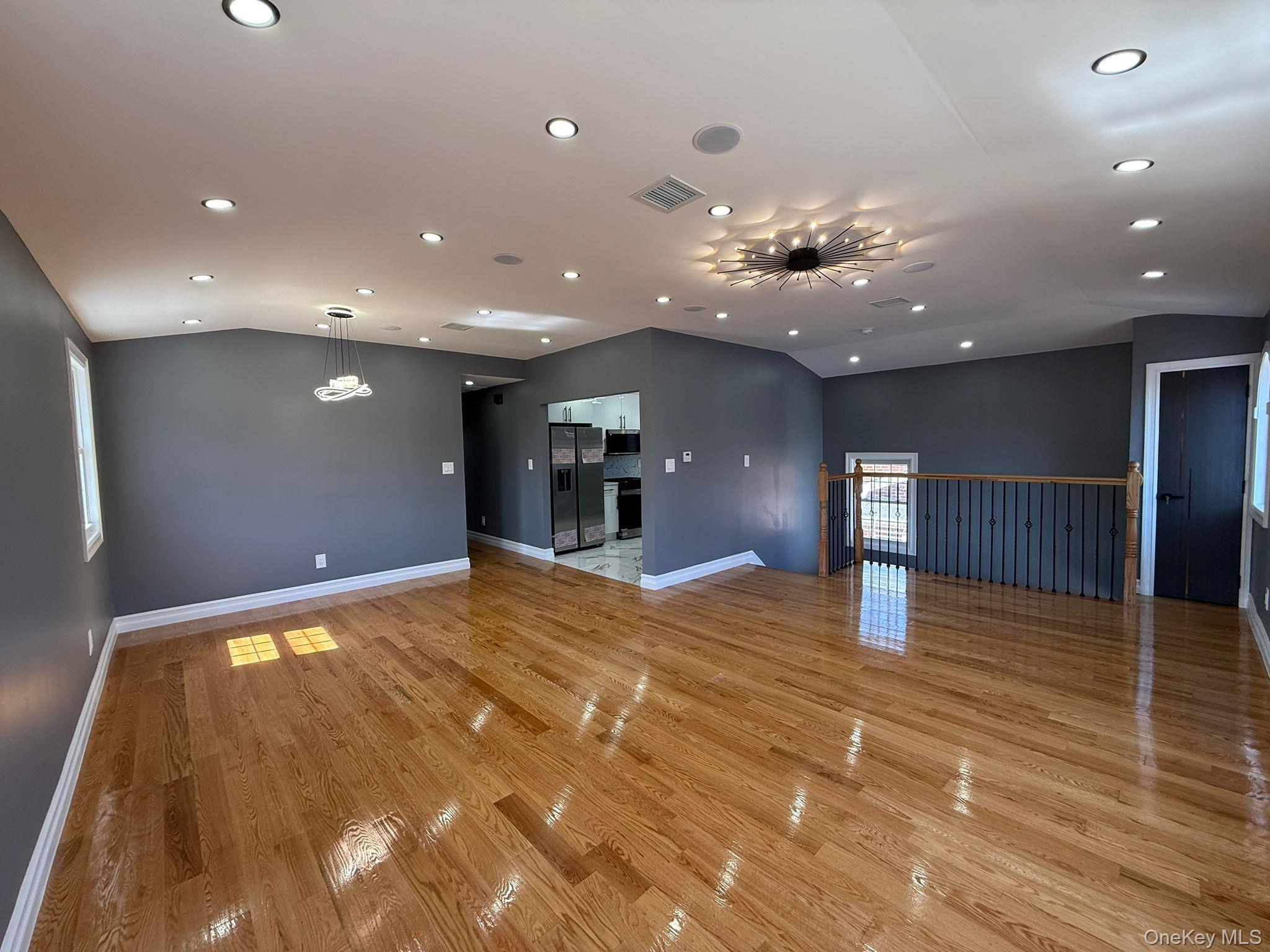 Single Family 180th Street Queens, NY 11434, MLS-1028435-38