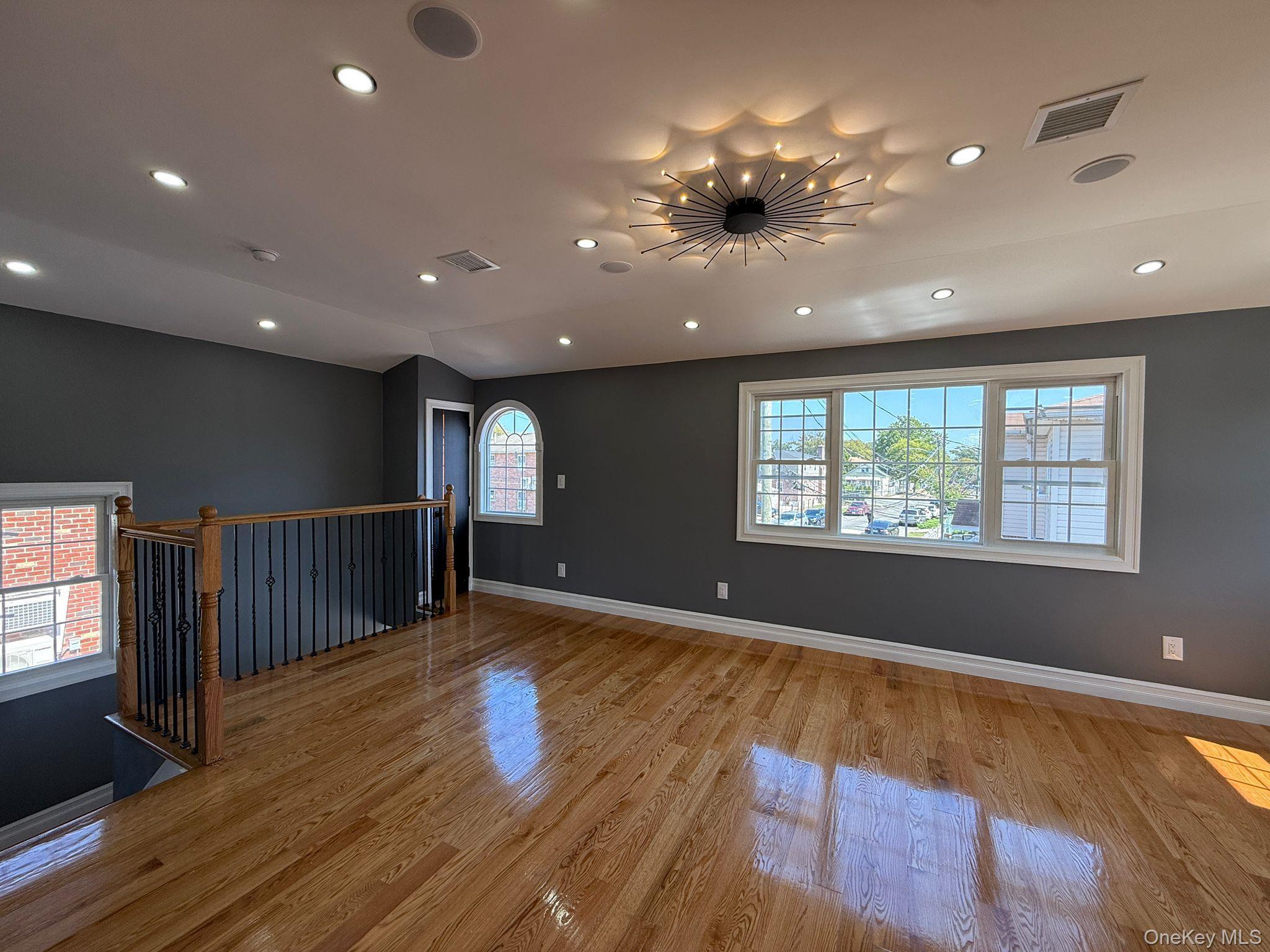 Single Family 180th Street Queens, NY 11434, MLS-1028435-39