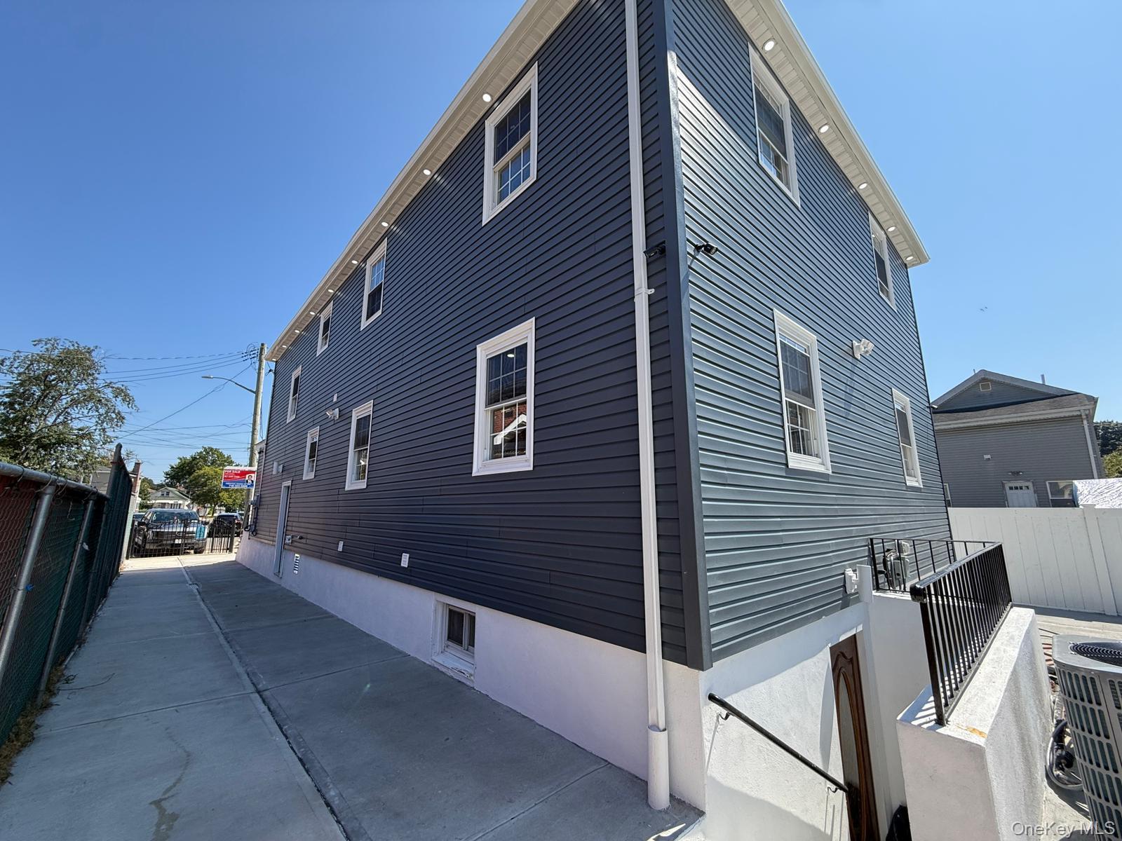 Single Family 180th Street  Queens, NY 11434, MLS-1028435-48