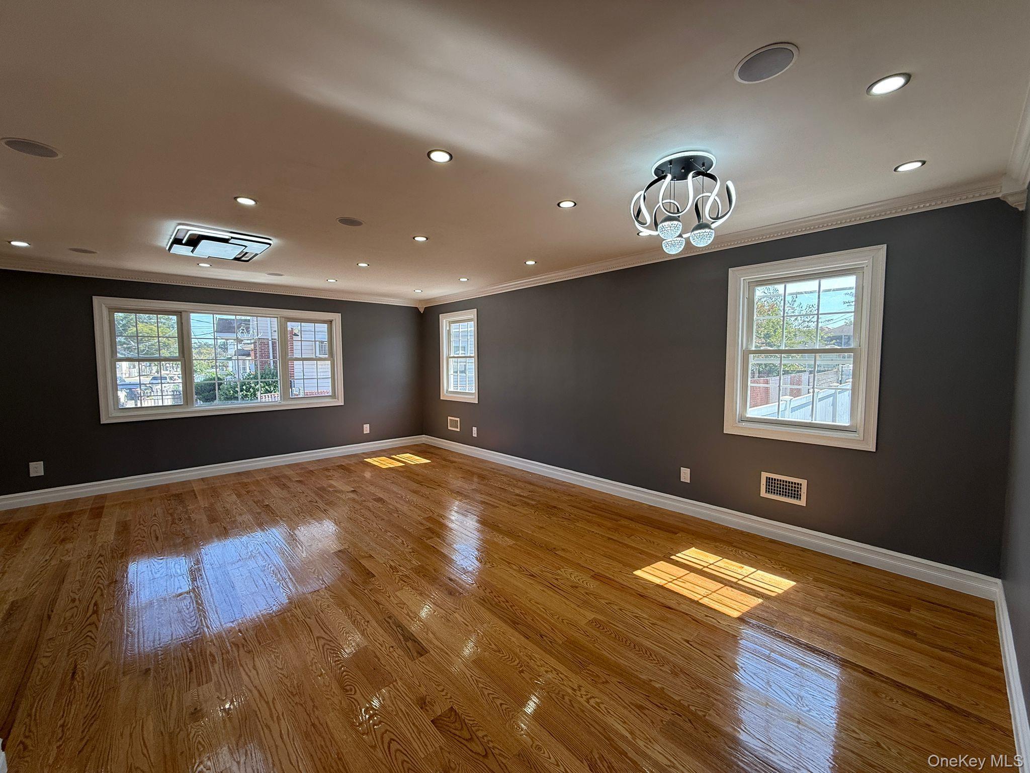 Single Family 180th Street Queens, NY 11434, MLS-1028435-8