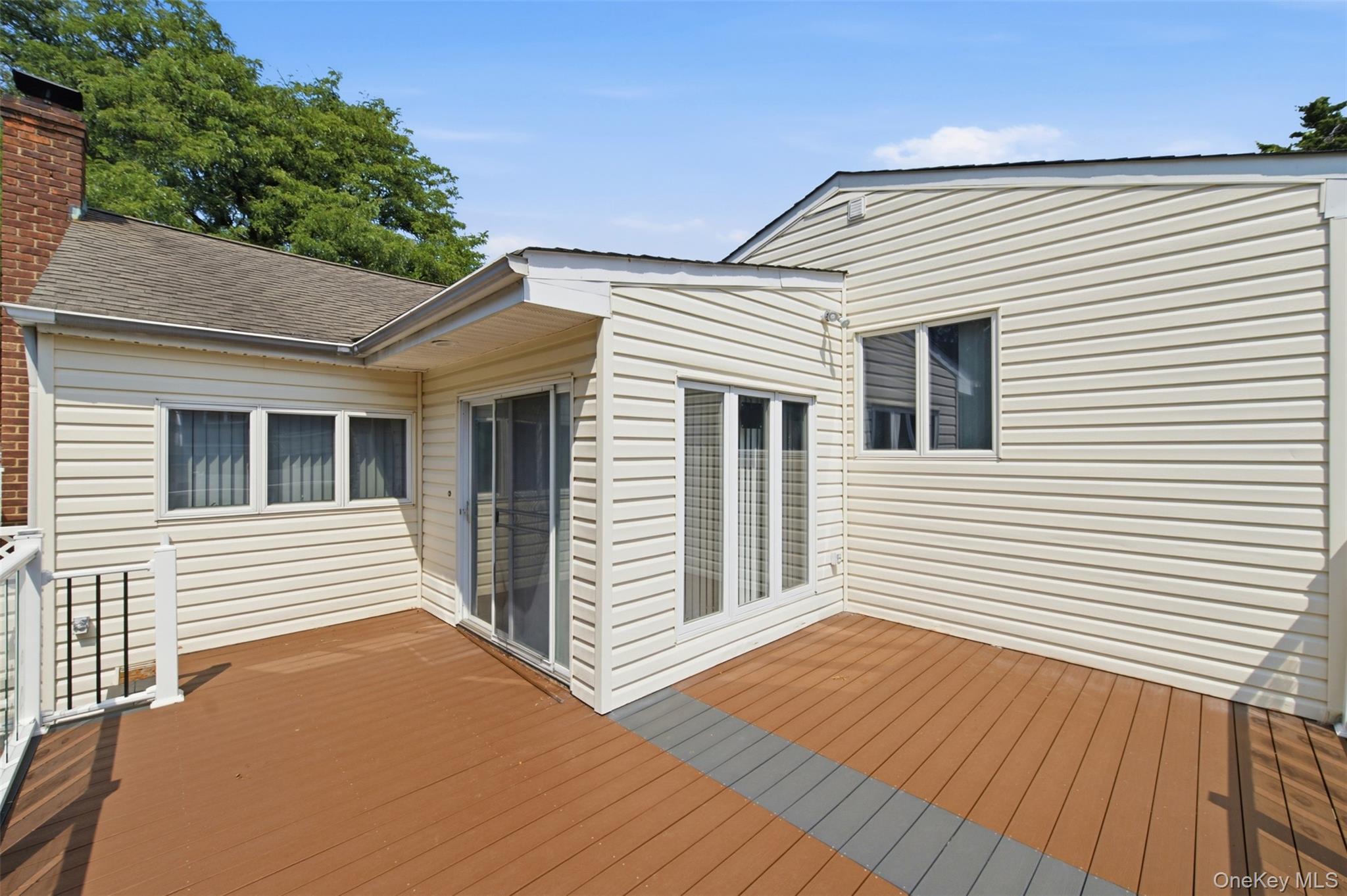 Single Family Clearmeadow Drive Nassau County, NY 11554, MLS-1028531-15