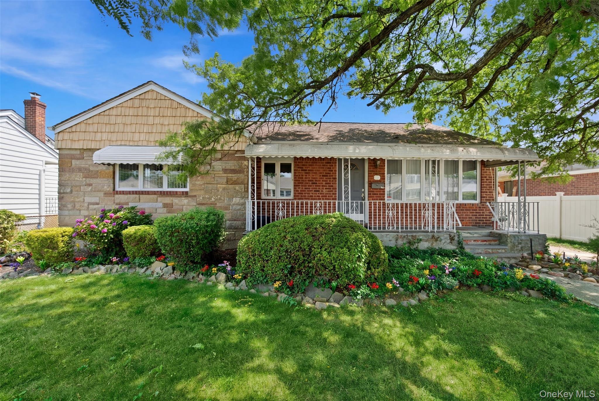 Single Family Clearmeadow Drive Nassau County, NY 11554, MLS-1028531-2