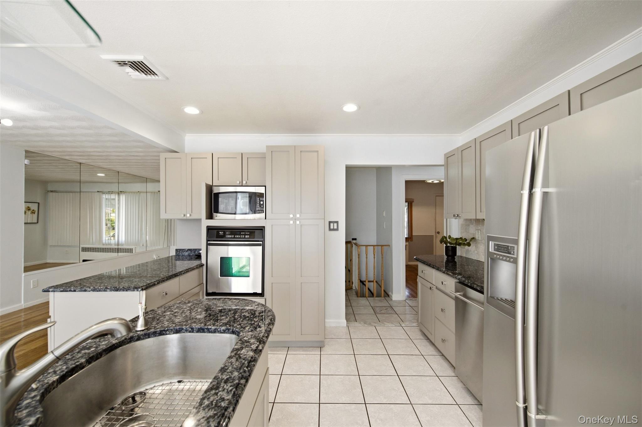 Single Family Clearmeadow Drive Nassau County, NY 11554, MLS-1028531-6