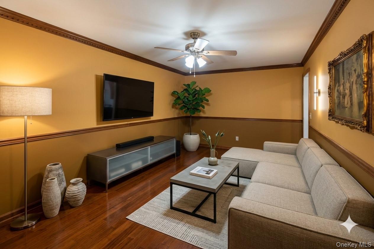 Single Family Colden Avenue Bronx, NY 10469, MLS-1028537-11