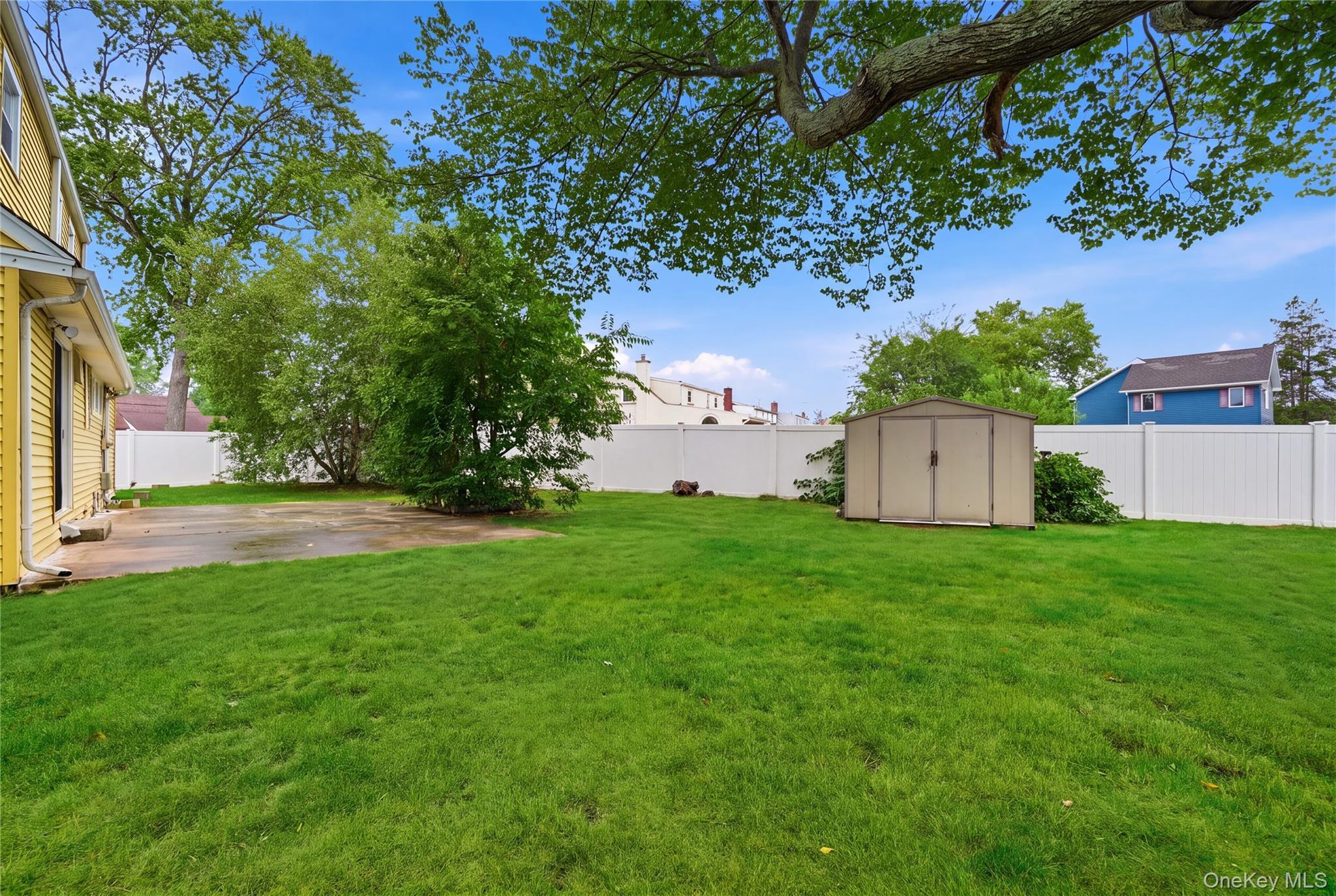 Single Family Mell Drive Suffolk County, NY 11703, MLS-1028559-25