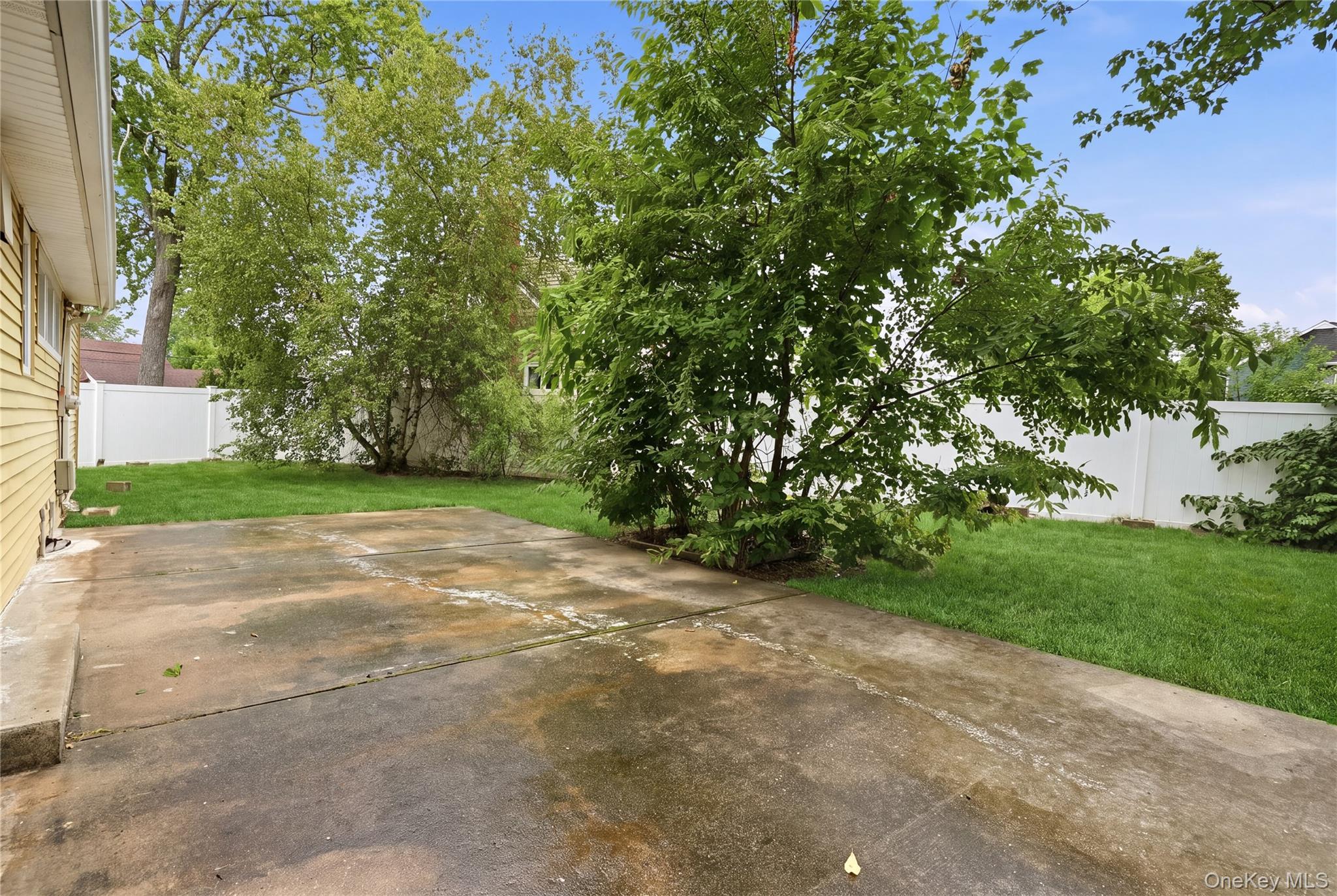 Single Family Mell Drive Suffolk County, NY 11703, MLS-1028559-27