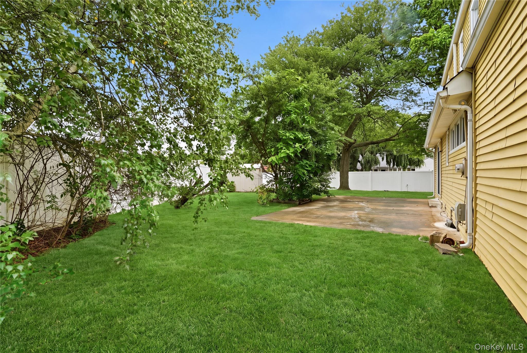 Single Family Mell Drive Suffolk County, NY 11703, MLS-1028559-28