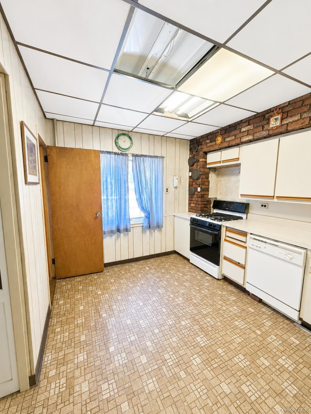 Single Family 69th Avenue Queens, NY 11375, MLS-1028582-6