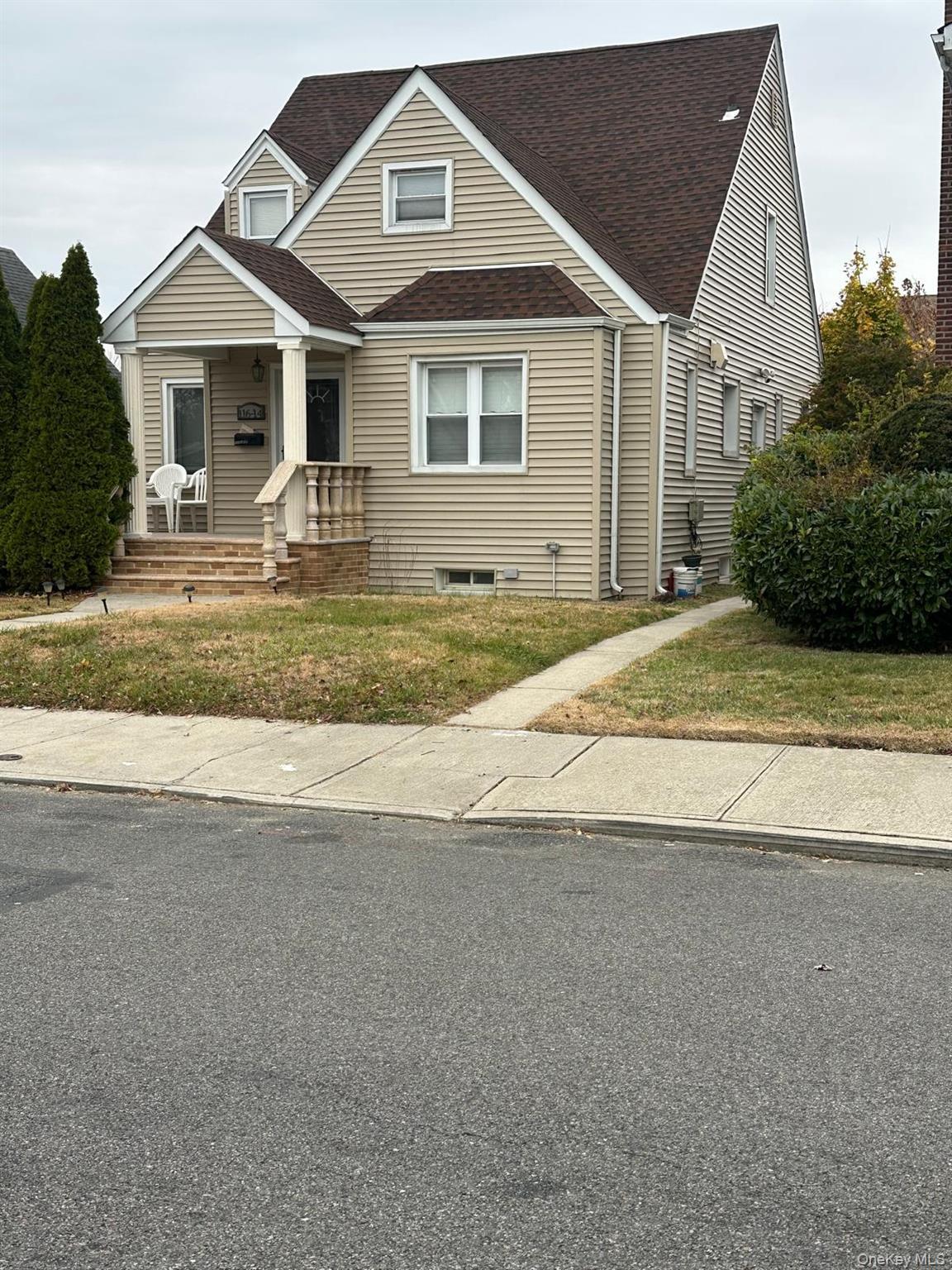 Single Family 233rd Street Queens, NY 11411, MLS-1028586-2