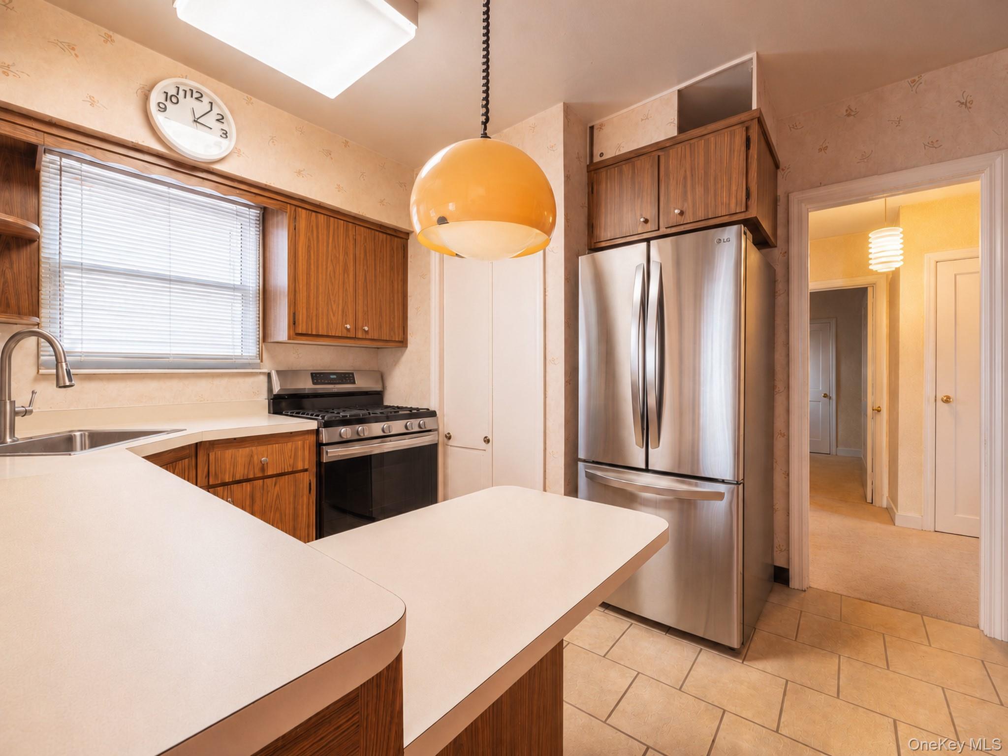 Single Family 172nd Street Queens, NY 11366, MLS-1028713-10
