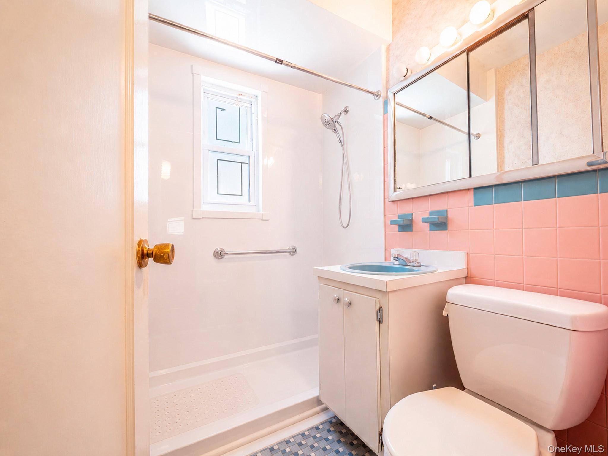 Single Family 172nd Street Queens, NY 11366, MLS-1028713-13