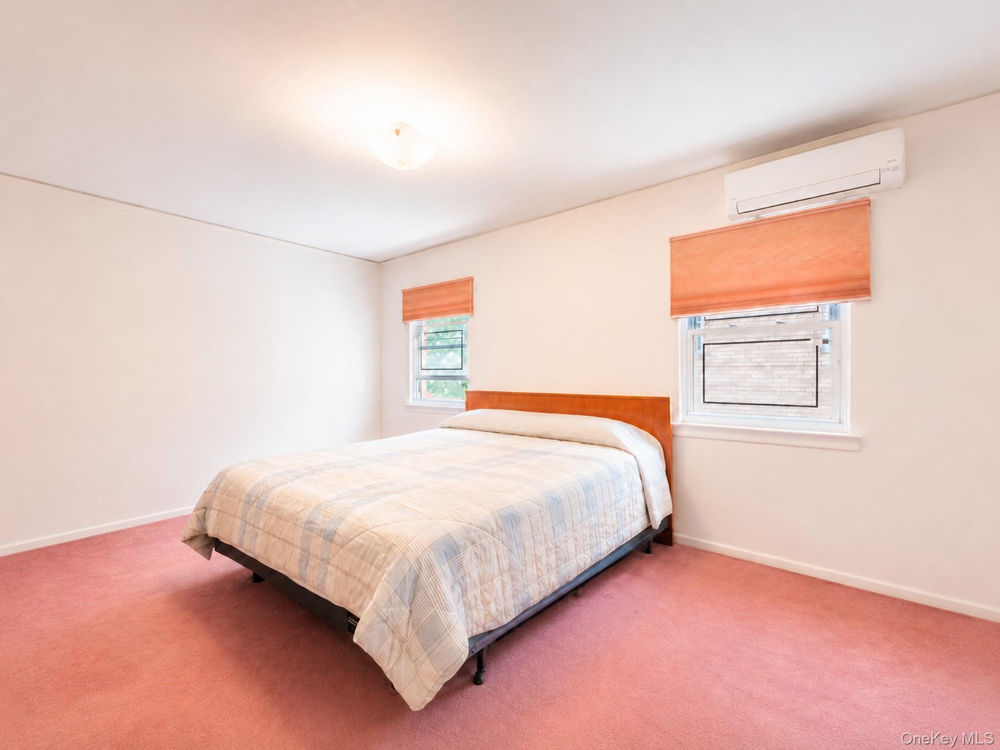 Single Family 172nd Street Queens, NY 11366, MLS-1028713-16