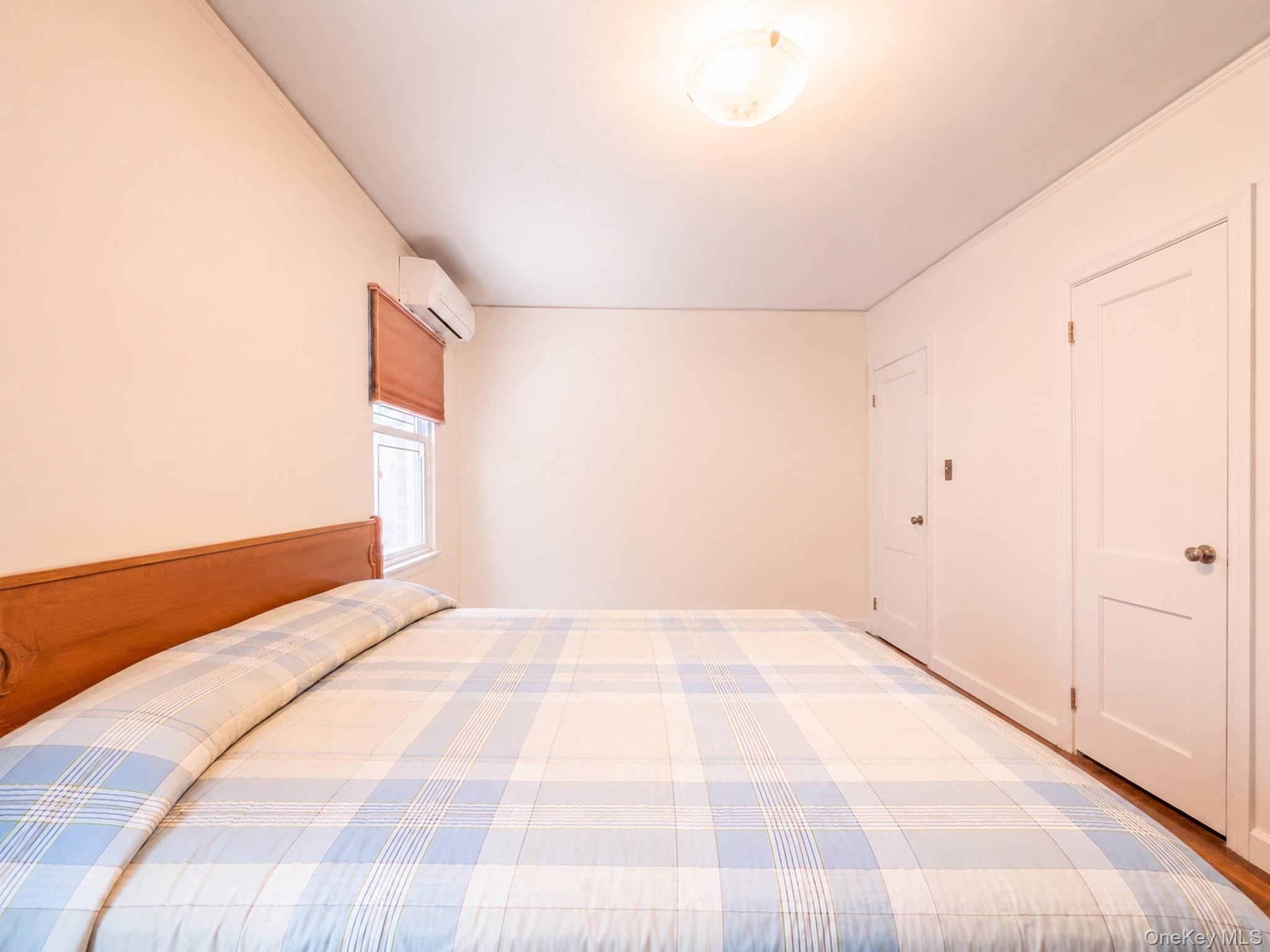 Single Family 172nd Street Queens, NY 11366, MLS-1028713-17