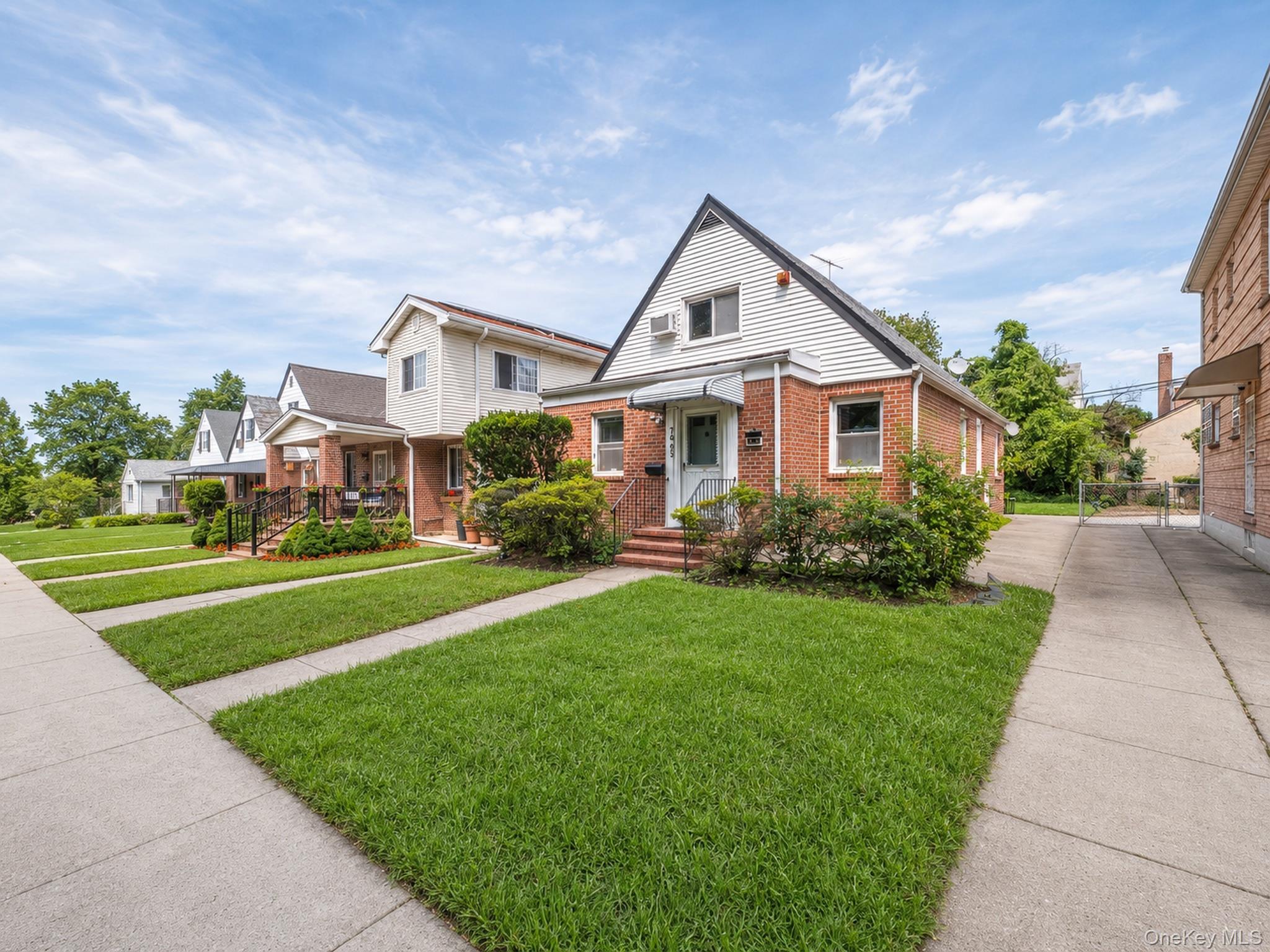 Single Family 172nd Street Queens, NY 11366, MLS-1028713-4