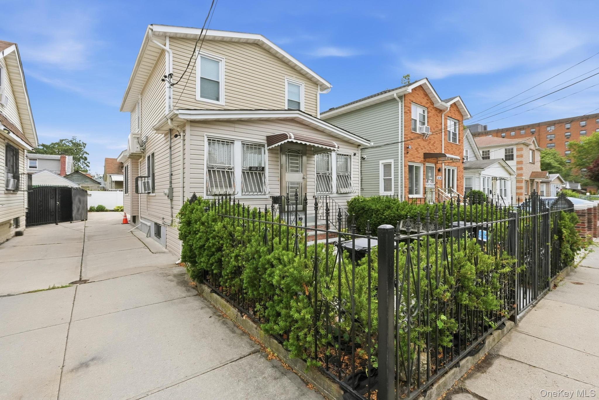 Single Family 166th Street  Queens, NY 11433, MLS-1028730-2