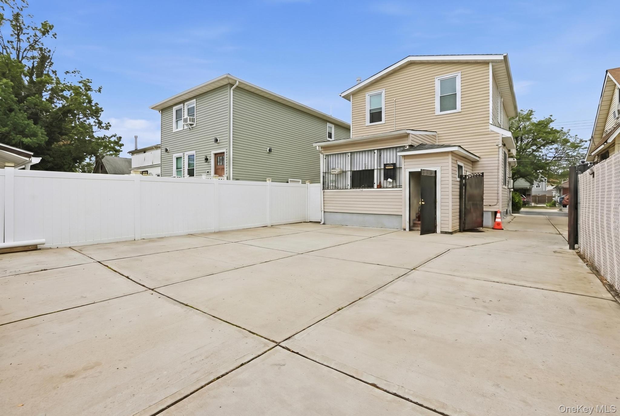 Single Family 166th Street  Queens, NY 11433, MLS-1028730-23