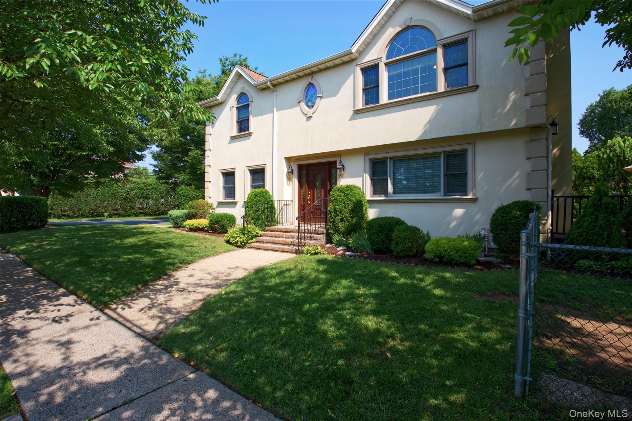 Single Family Maple Street  Nassau County, NY 11577, MLS-1028732-2