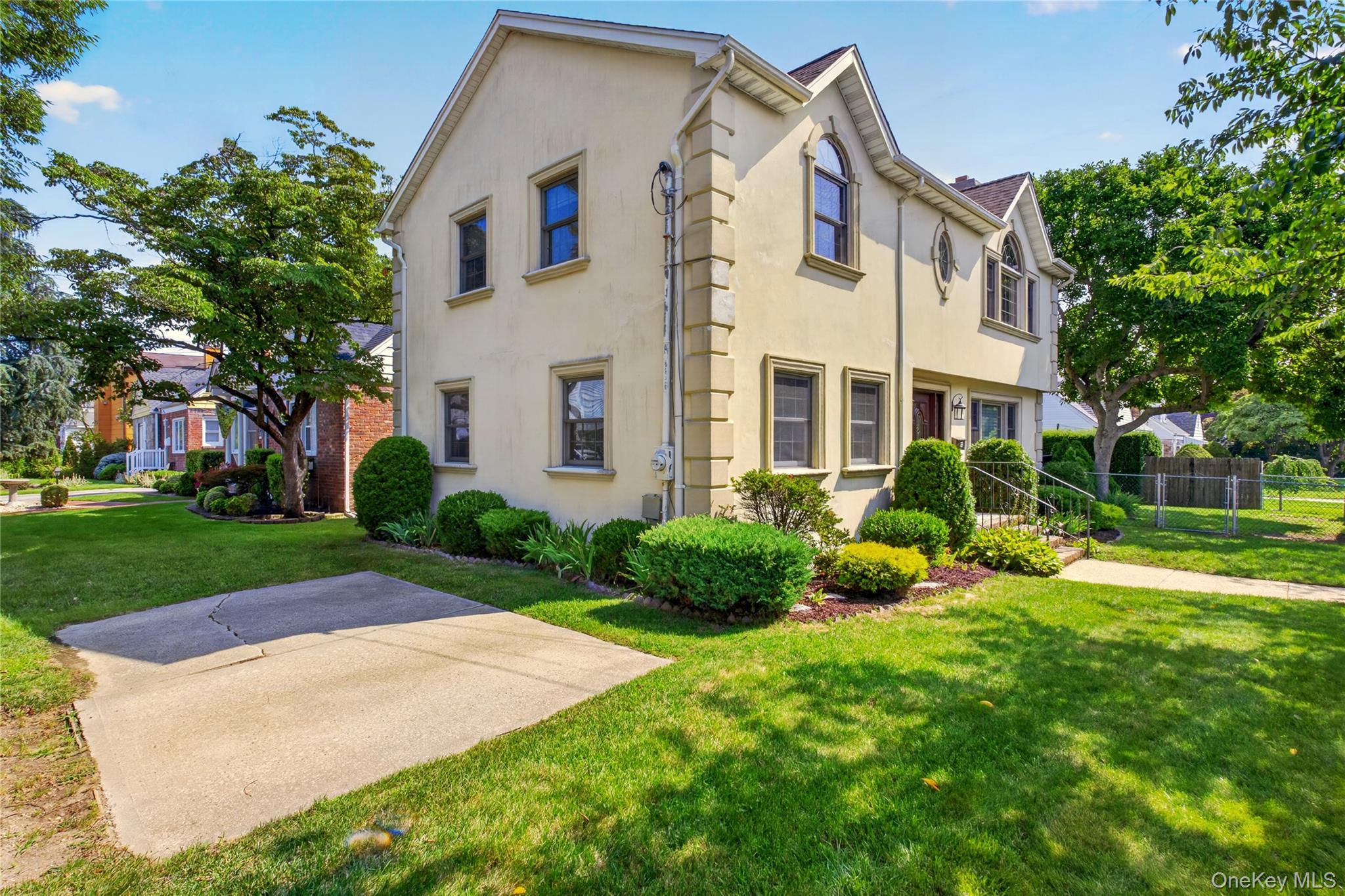 Single Family Maple Street  Nassau County, NY 11577, MLS-1028732-28