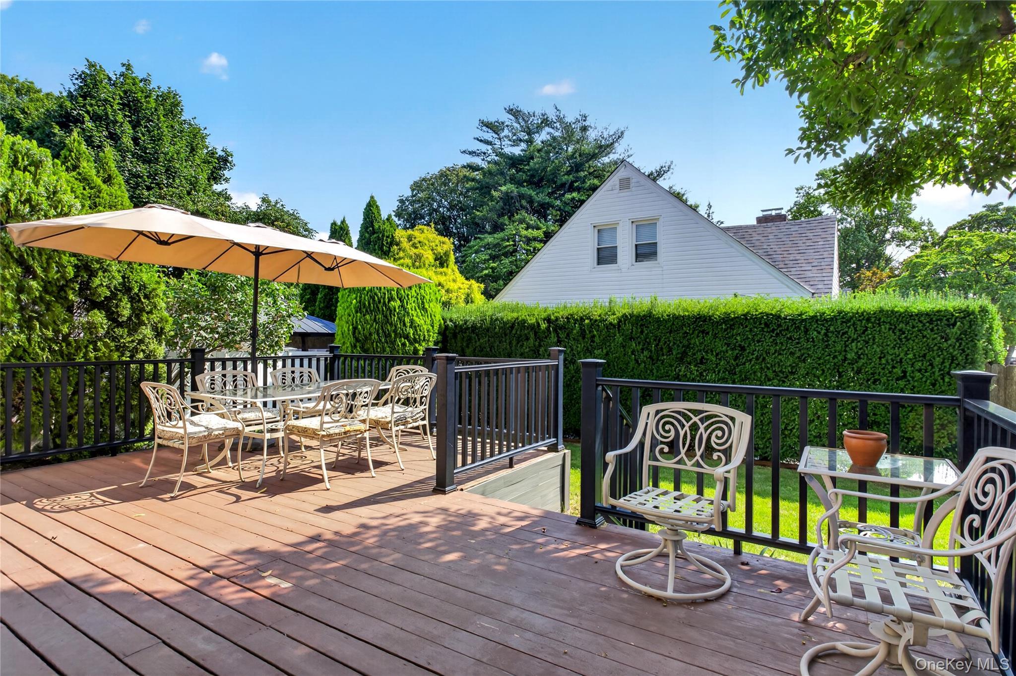Single Family Maple Street  Nassau County, NY 11577, MLS-1028732-3