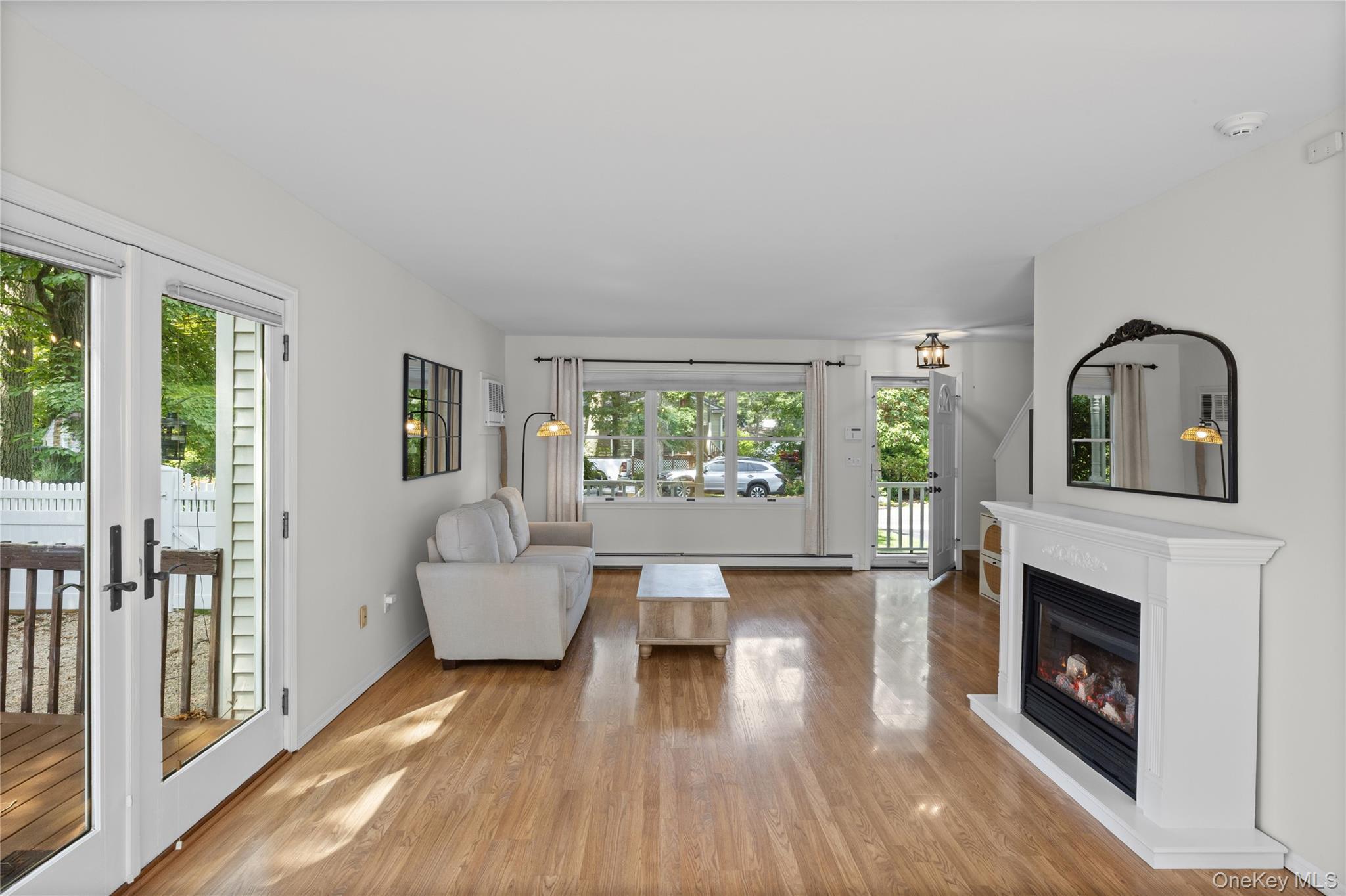 Single Family Roanoke Road Suffolk County, NY 11789, MLS-1028733-16