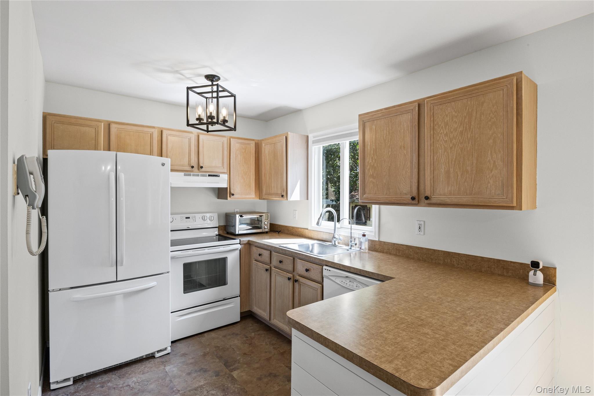 Single Family Roanoke Road Suffolk County, NY 11789, MLS-1028733-19