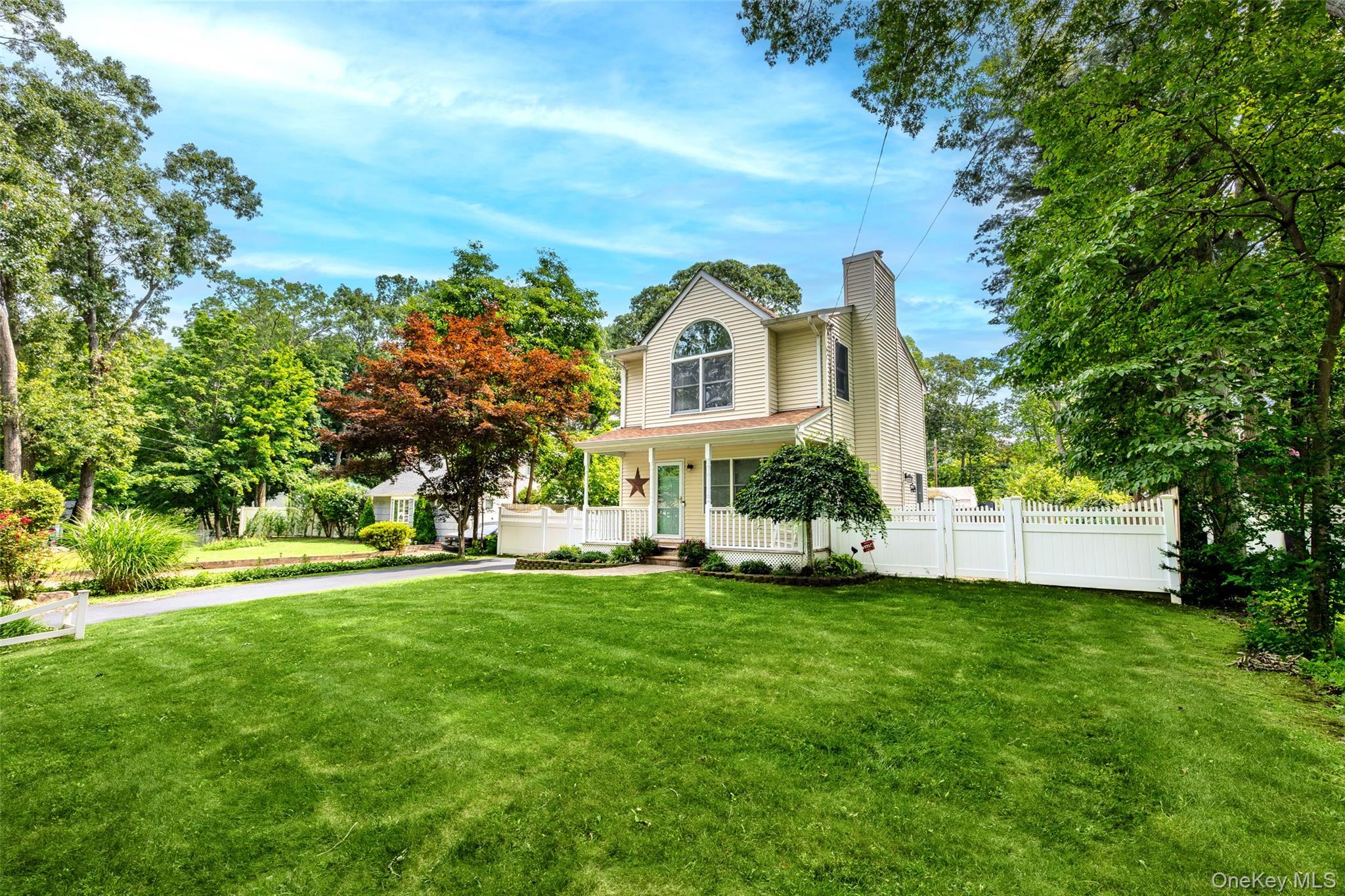 Single Family Roanoke Road Suffolk County, NY 11789, MLS-1028733-2