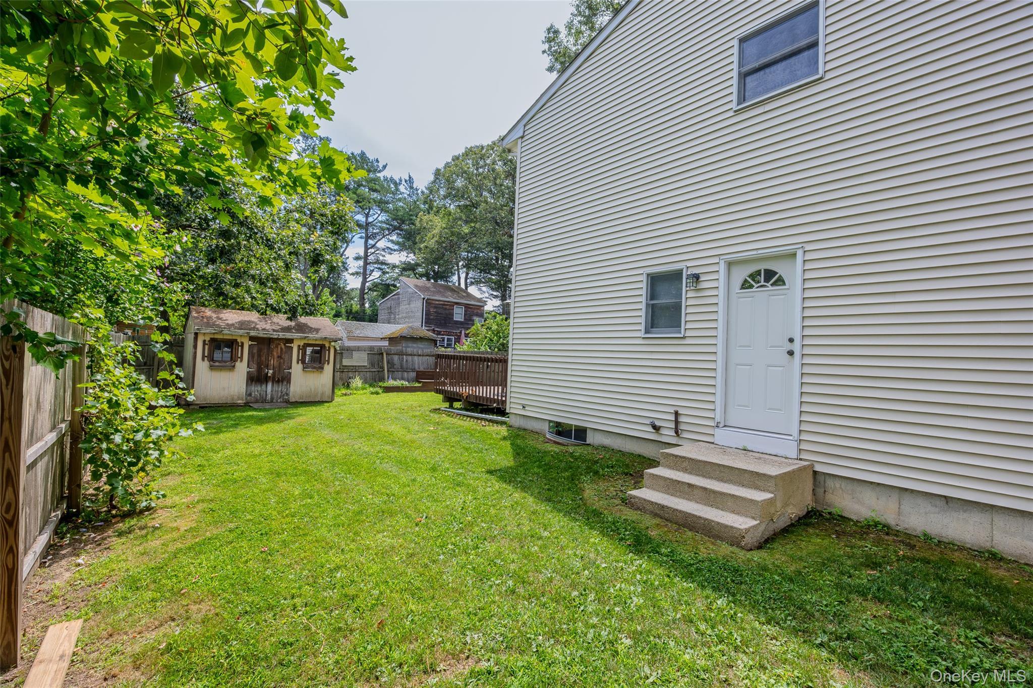 Single Family Roanoke Road Suffolk County, NY 11789, MLS-1028733-7