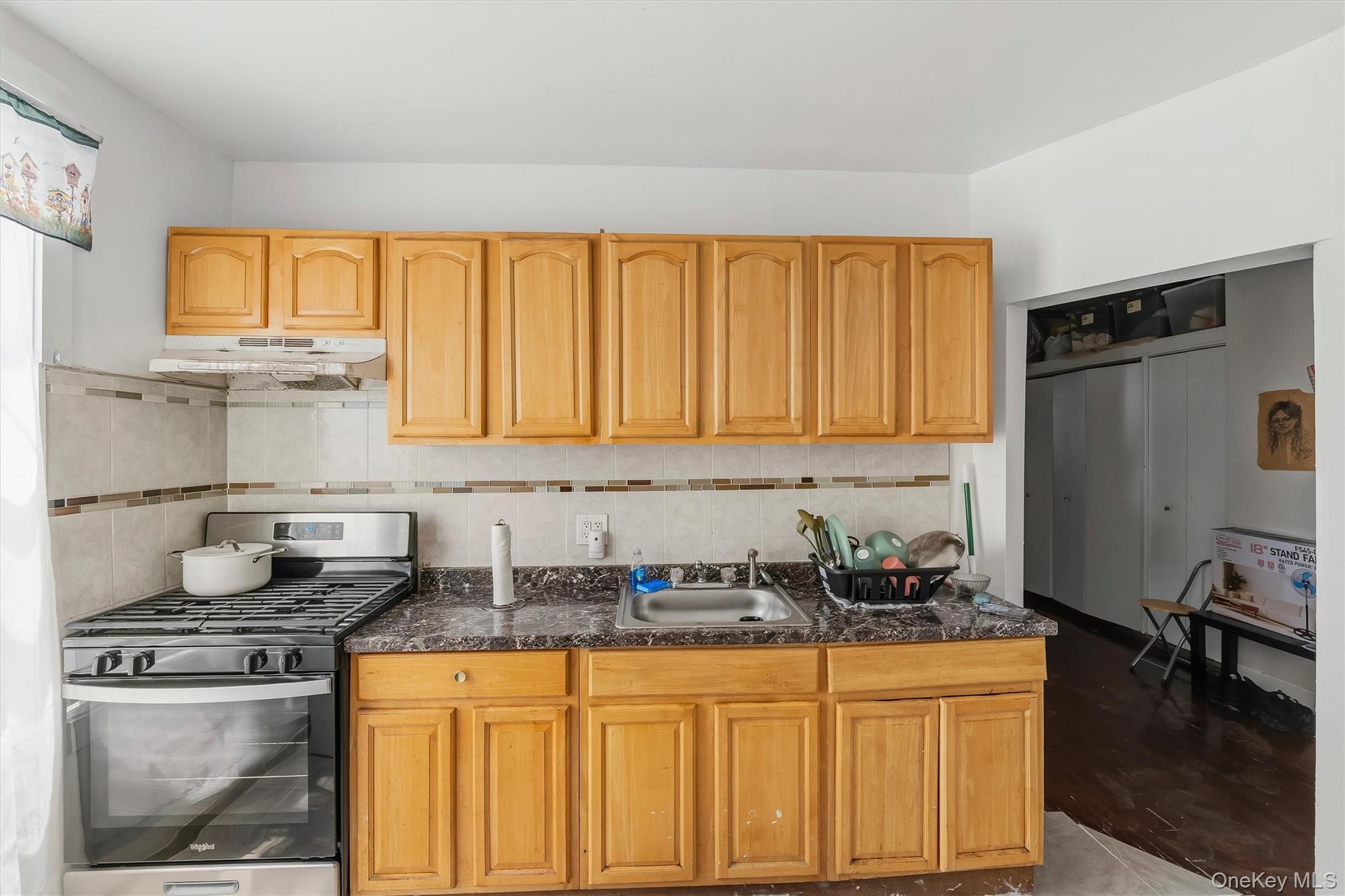 Single Family Croes Avenue Bronx, NY 10472, MLS-1028740-14