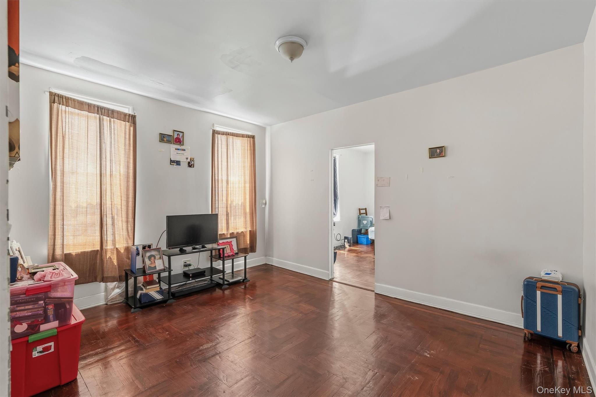 Single Family Croes Avenue Bronx, NY 10472, MLS-1028740-16