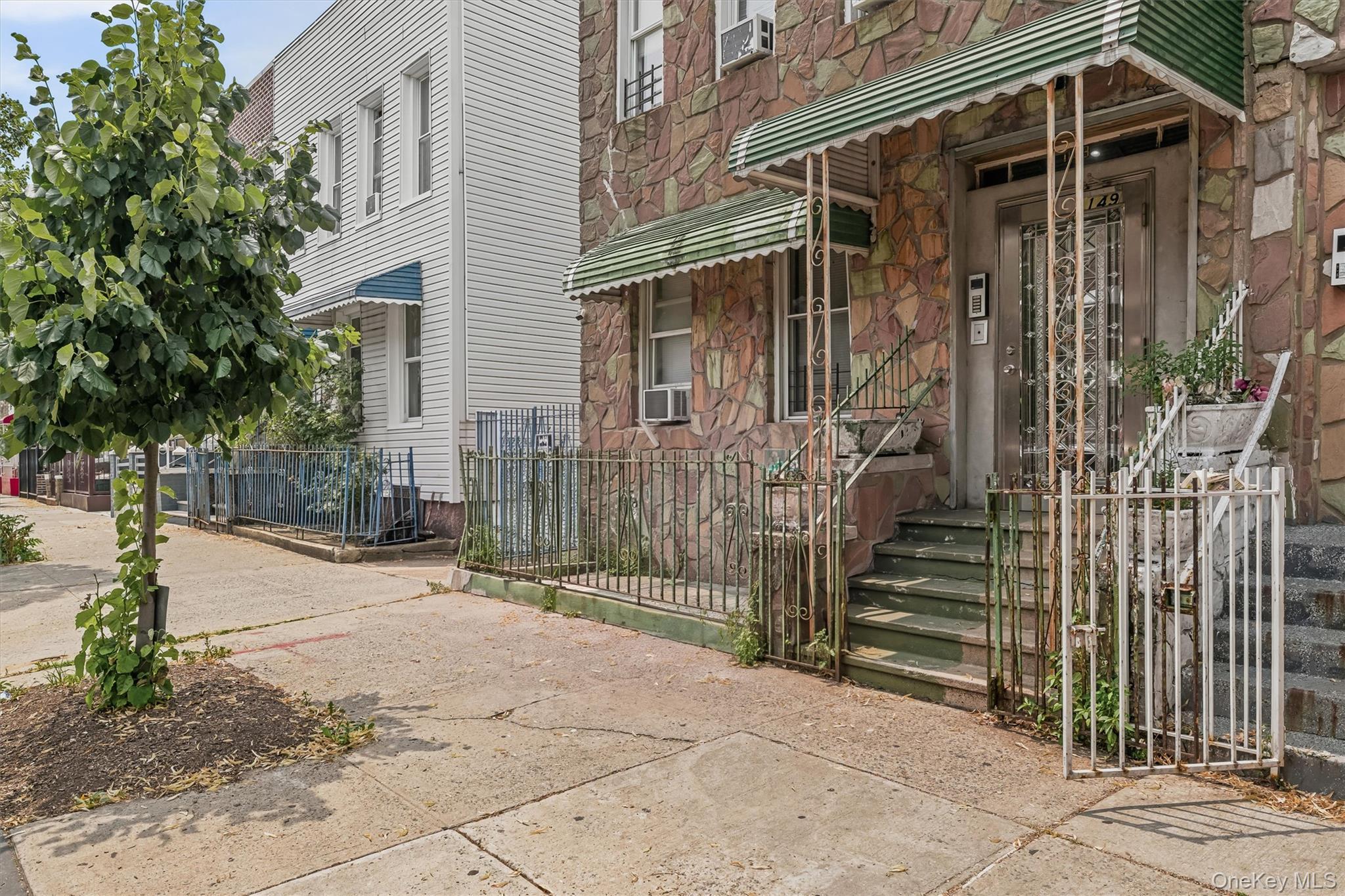 Single Family Croes Avenue Bronx, NY 10472, MLS-1028740-2